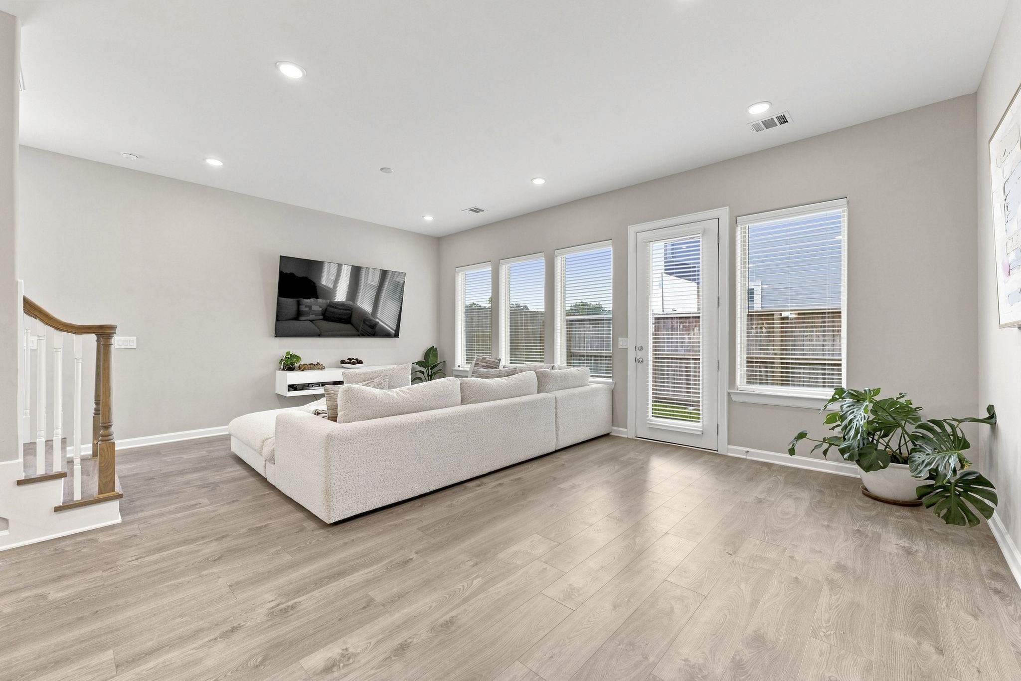 6020 T C Jester Boulevard, Houston, TX 77091