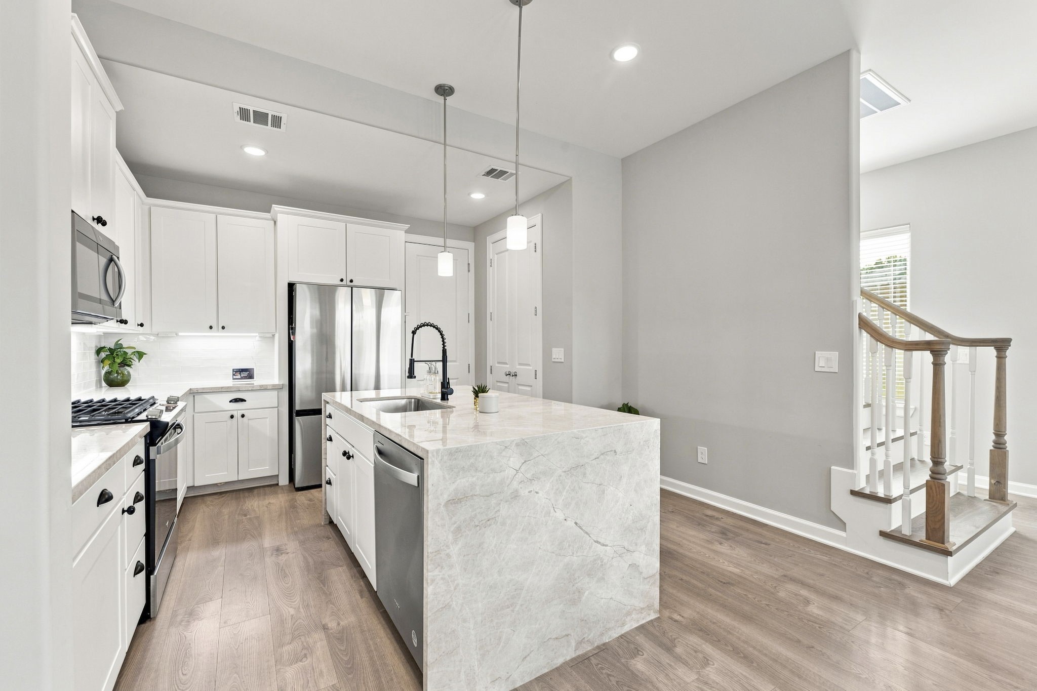 6020 T C Jester Boulevard, Houston, TX 77091