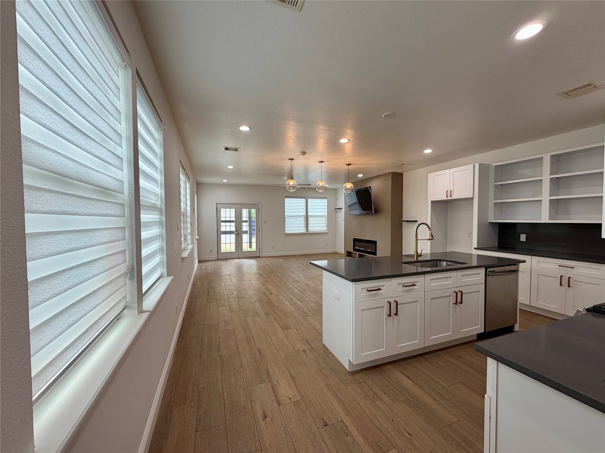 4126 Dorchester Street, Houston, TX 77016 4126 Dorchester Street, Houston, TX 77016