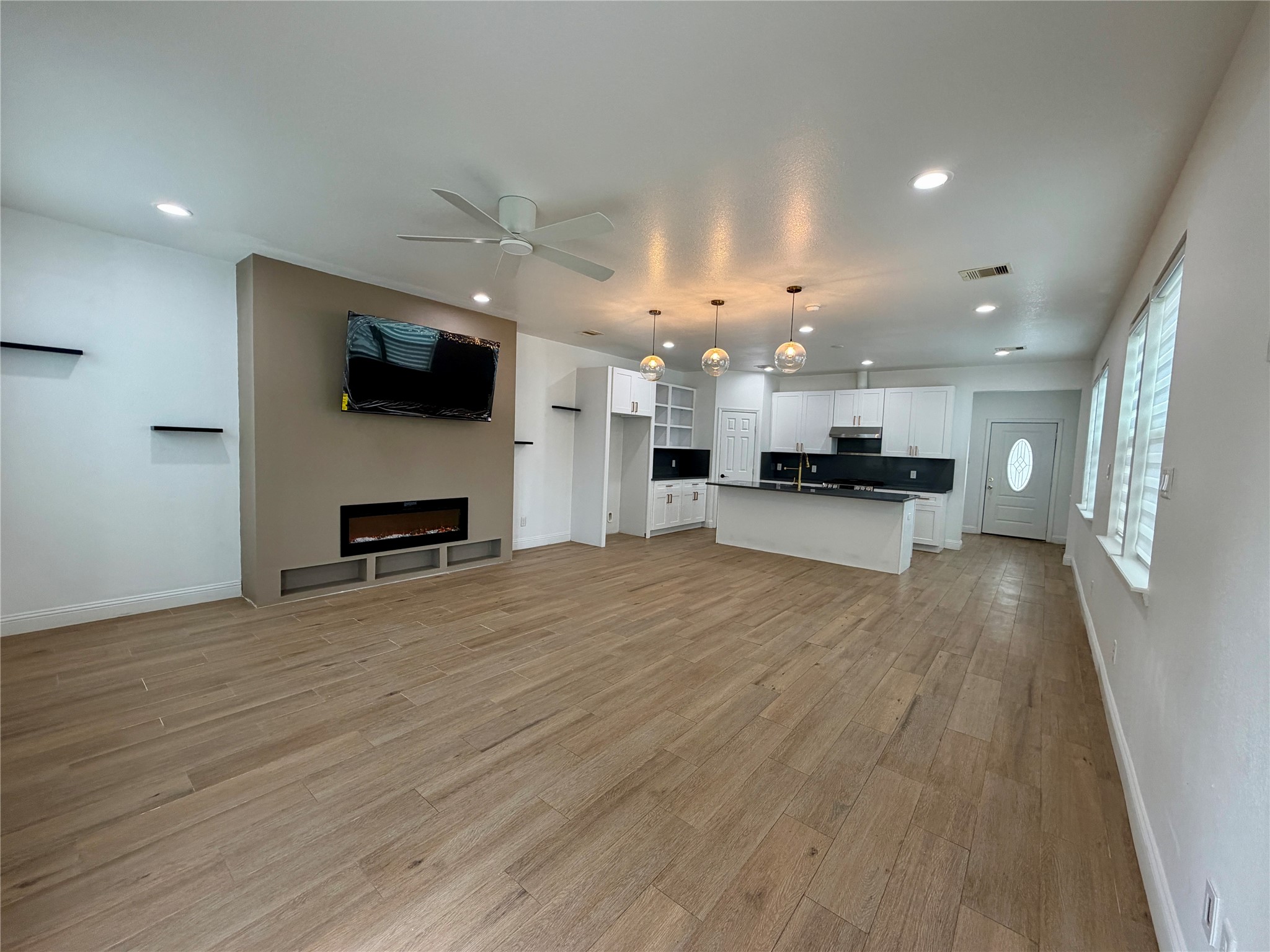 4126 Dorchester Street, Houston, TX 77016 4126 Dorchester Street, Houston, TX 77016