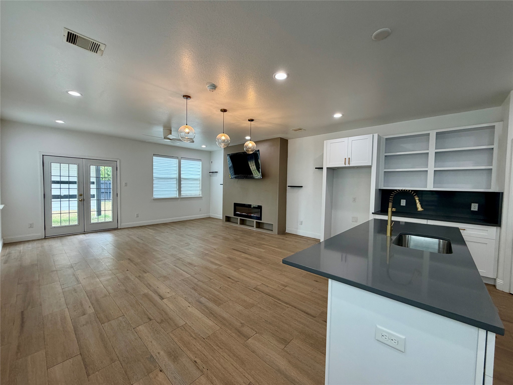4126 Dorchester Street, Houston, TX 77016 4126 Dorchester Street, Houston, TX 77016
