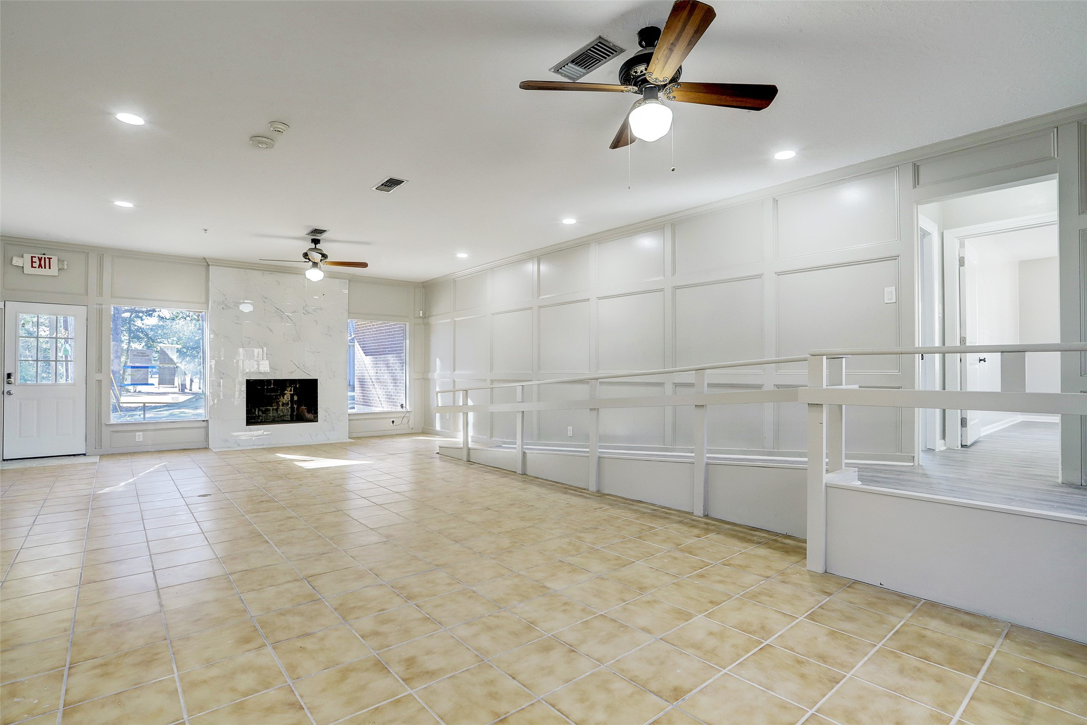 200 Broken Bough Lane, Conroe, TX 77304