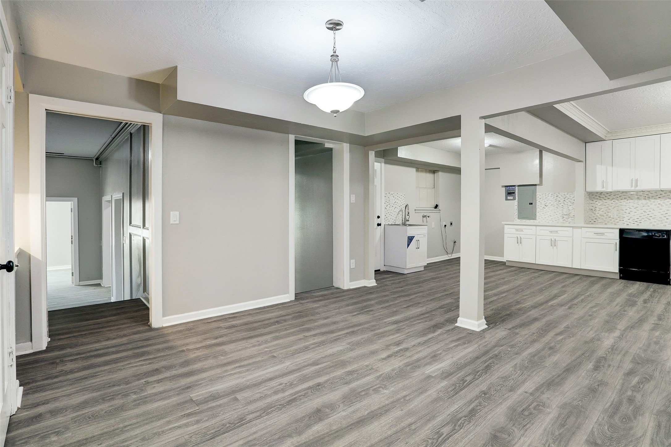 200 Broken Bough Lane, Conroe, TX 77304