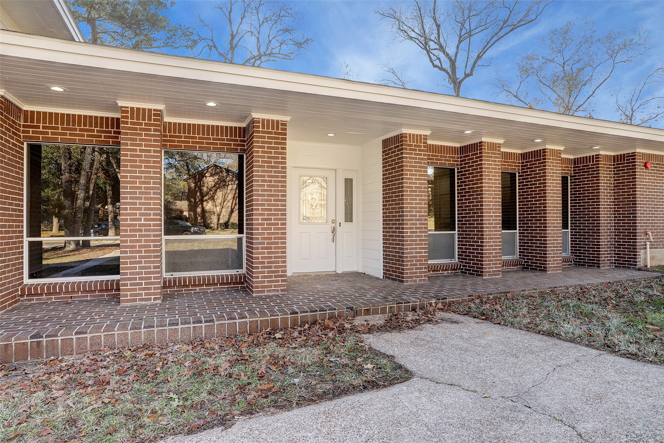 200 Broken Bough Lane, Conroe, TX 77304