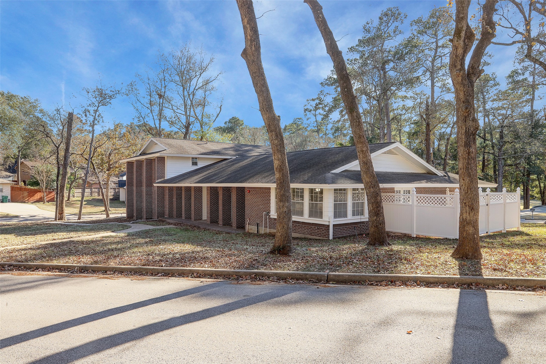 200 Broken Bough Lane, Conroe, TX 77304