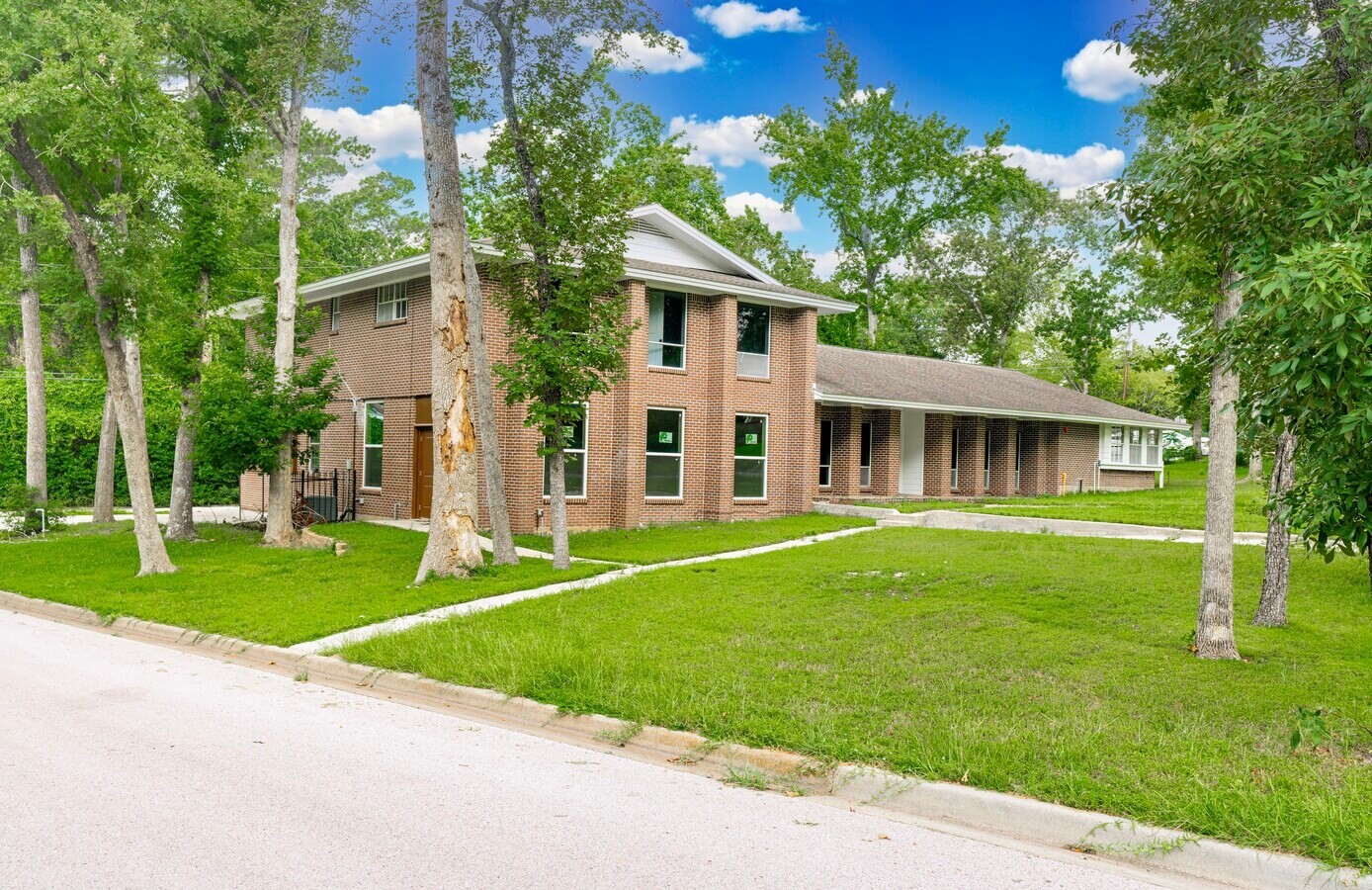 200 Broken Bough Lane, Conroe, TX 77304 200 Broken Bough Lane, Conroe, TX 77304