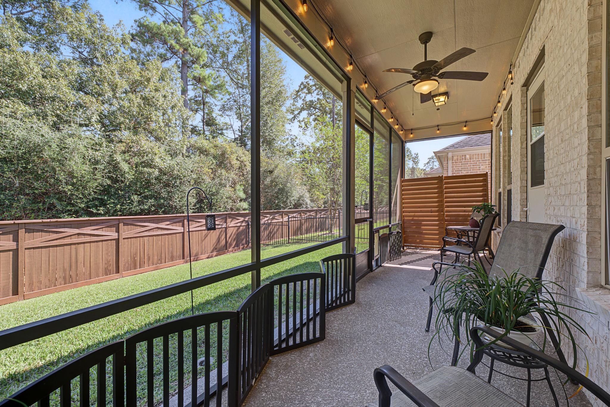 Welcome the private views off the fully screened-in back patio looking out to the tree preserve. Welcome the private views off the fully screened-in back patio looking out to the tree preserve.