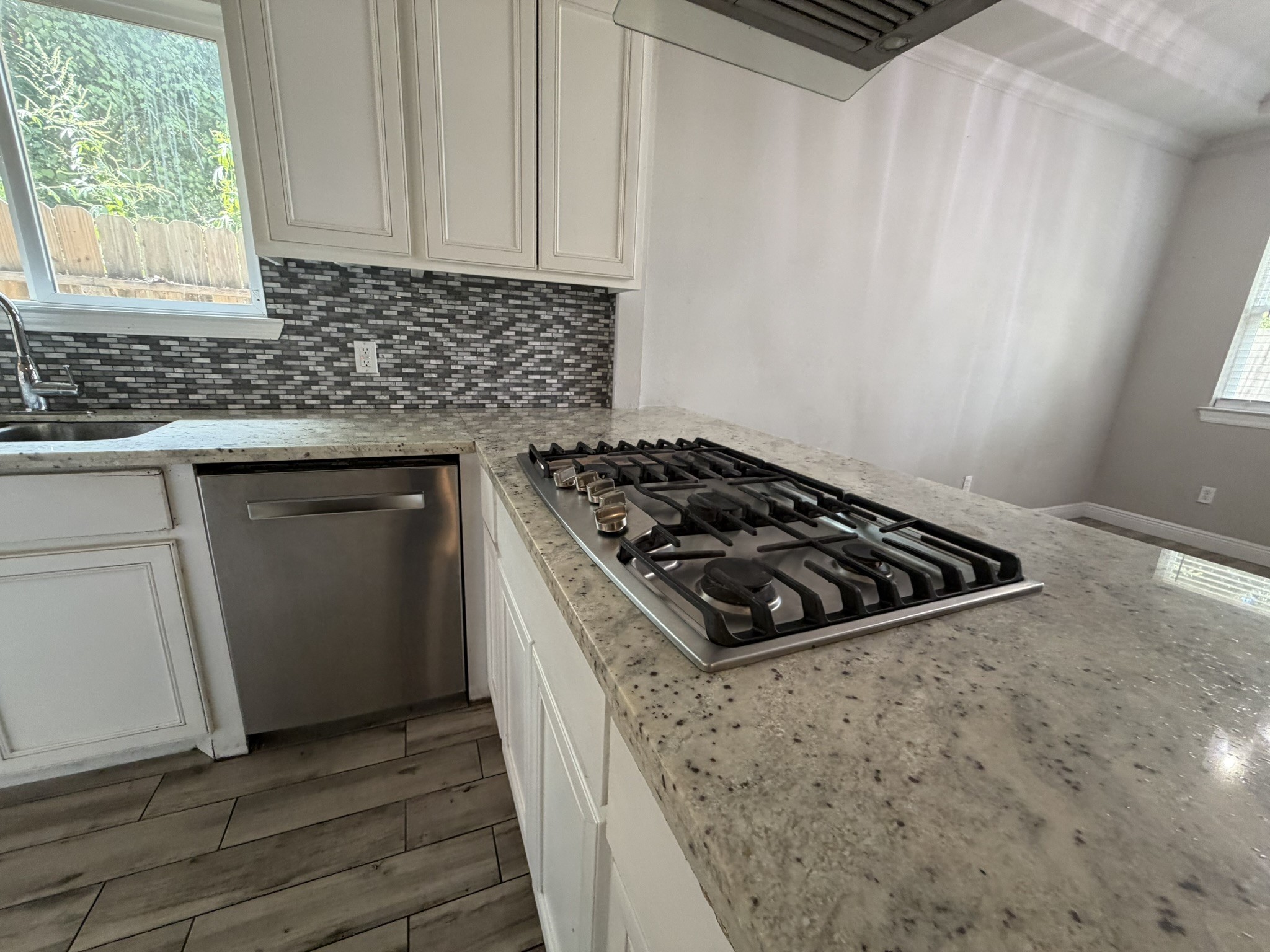 1004 Bonnie Street, South Houston, TX 77587
