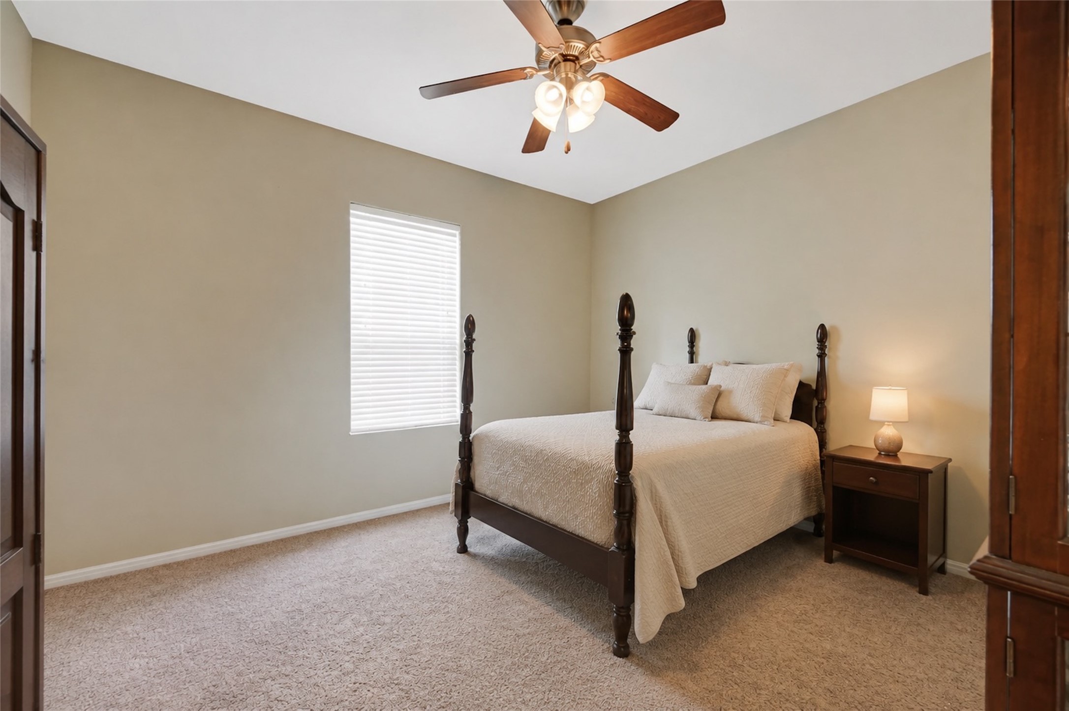 Secondary bedroom (Partially Virtually Decluttered)