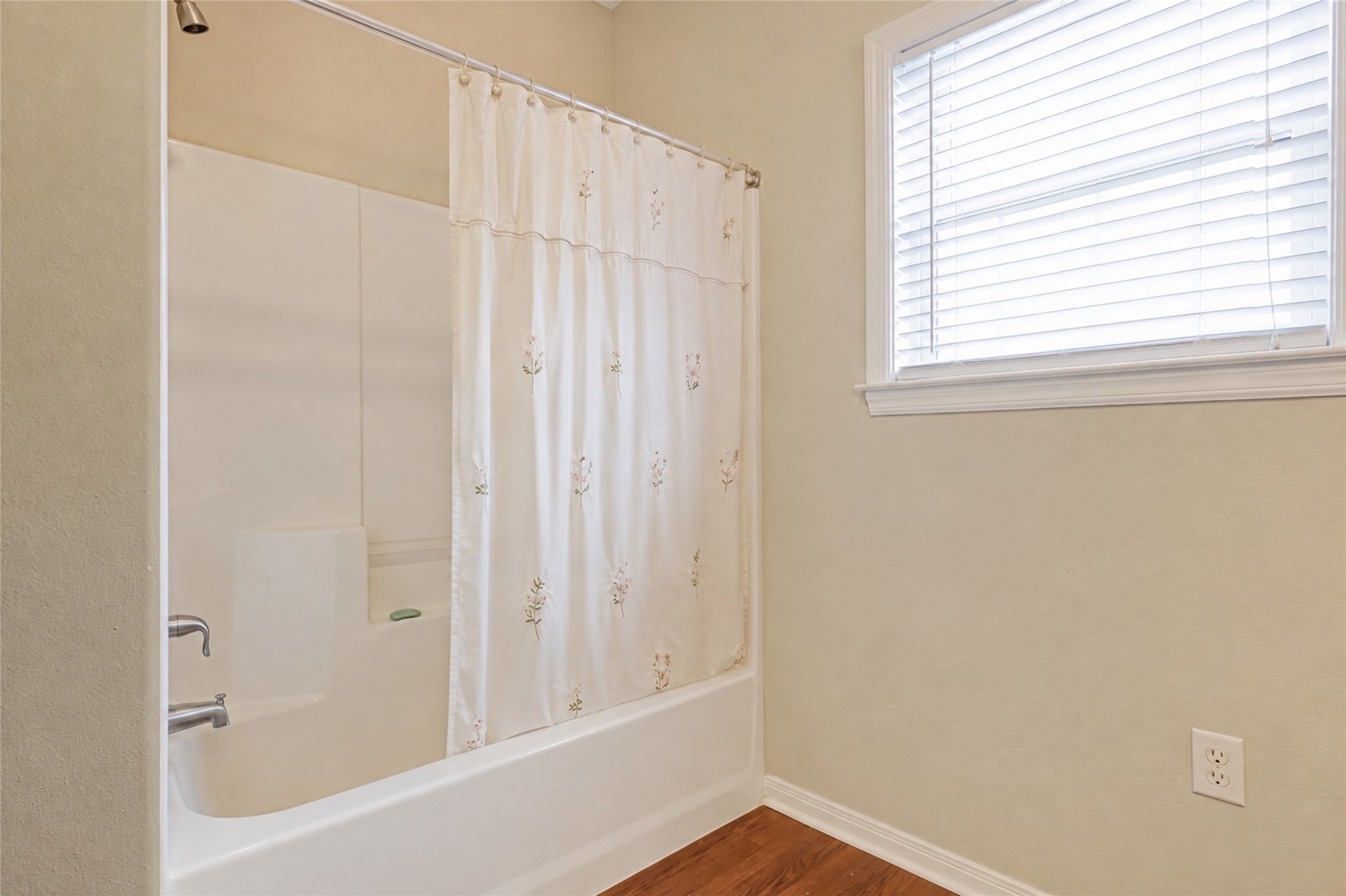 2329 Avenue D, San Leon, TX 77539