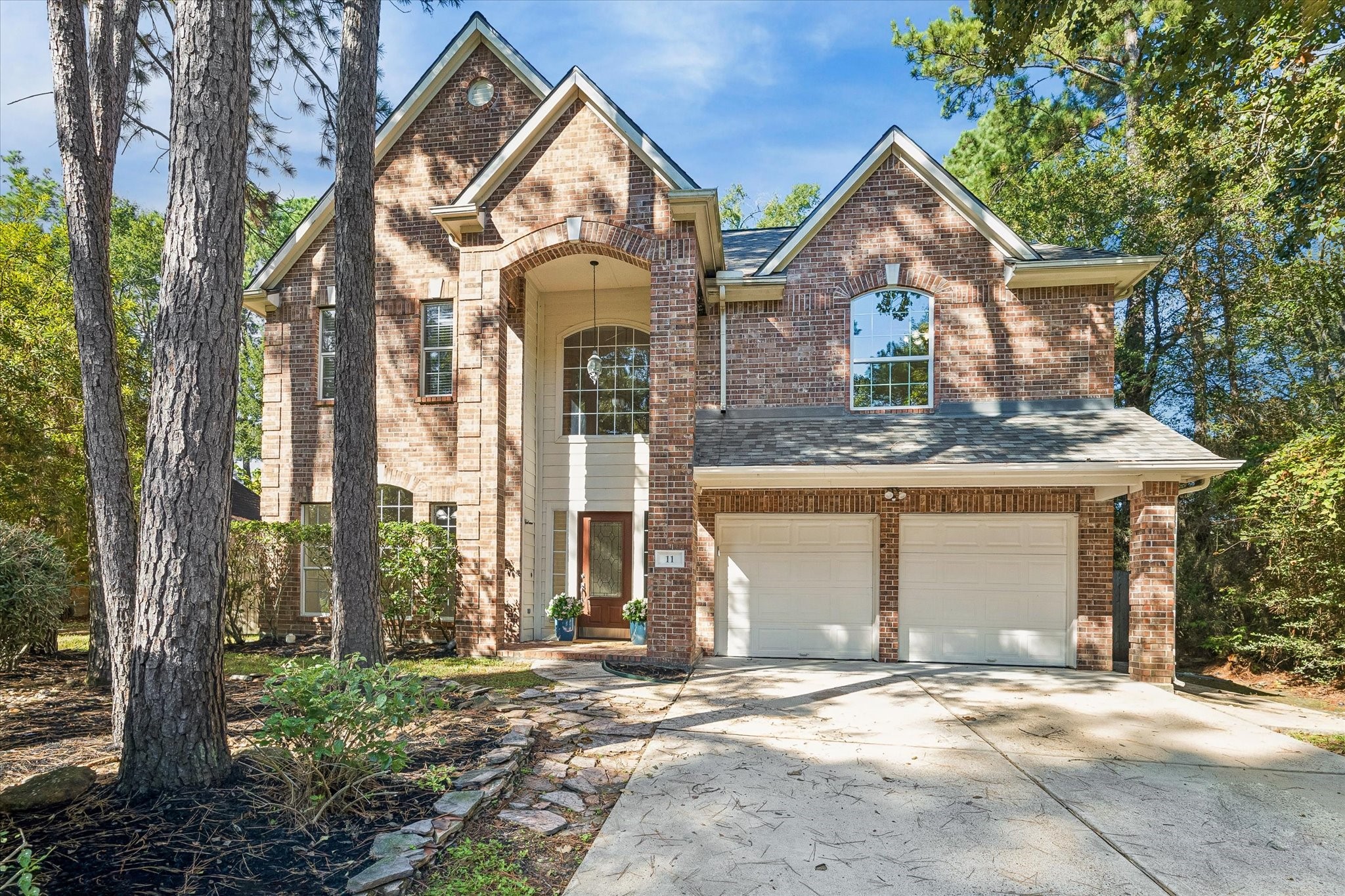 Nestled on a quiet cul-de-sac lot and backing to a peaceful greenbelt, this beautiful home offers an exceptional blend of privacy, comfort, and effortless entertaining!
