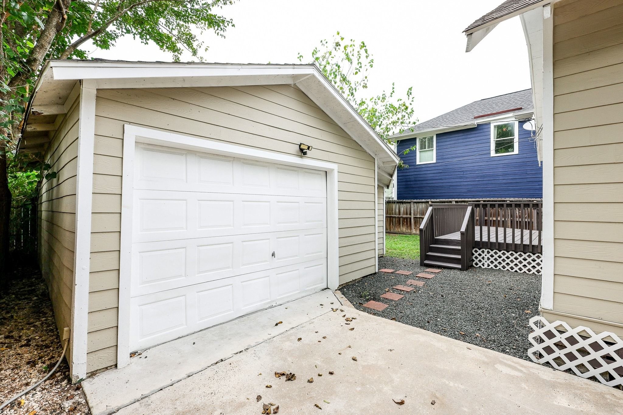 Detached garage.