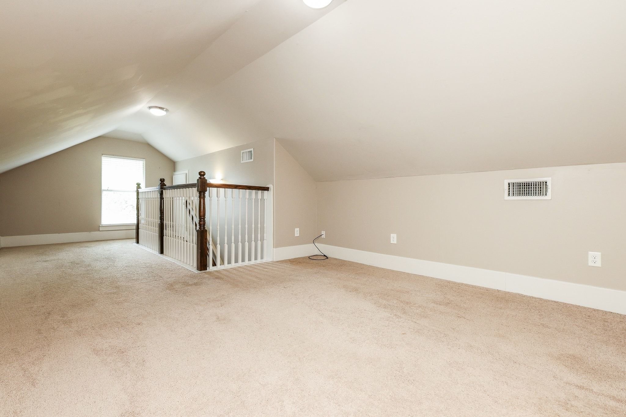 Second-level flex space to suit your needs!