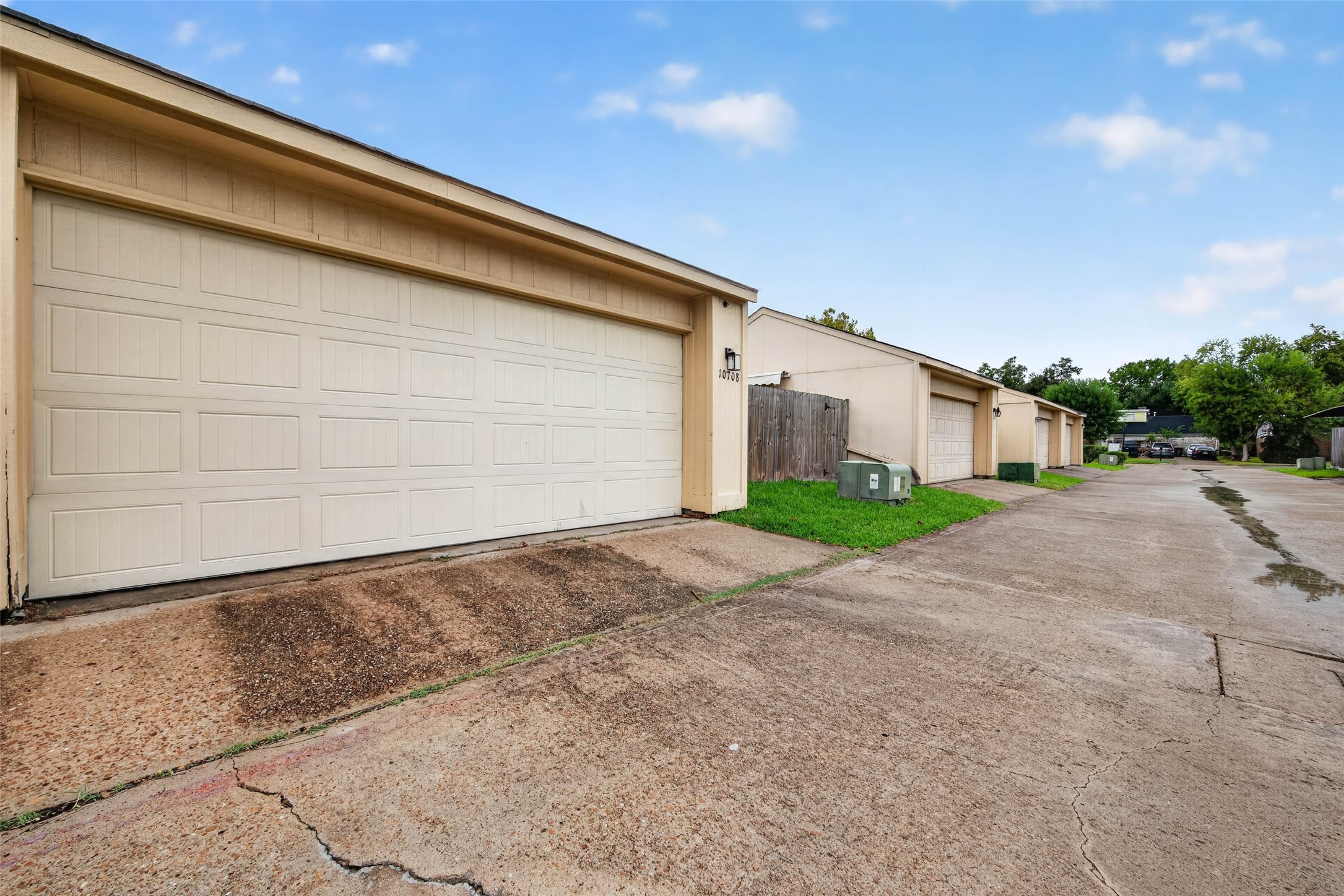 10708 Bexley Drive, Houston, TX 77099
