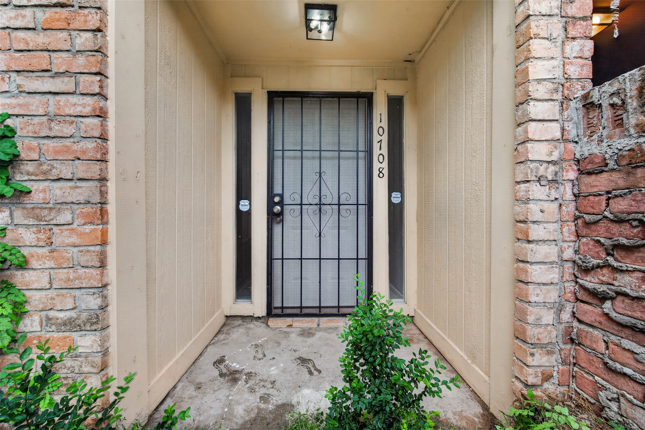 10708 Bexley Drive, Houston, TX 77099
