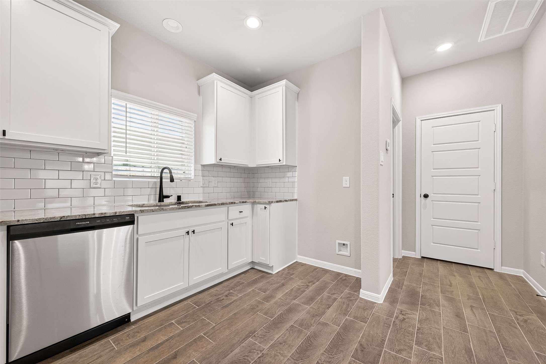 316 Stone Placa Trail, Brookshire, TX 77423