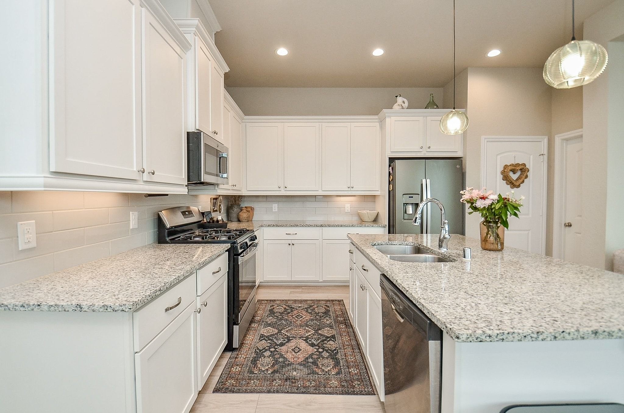 Pristine canvas for decorating style