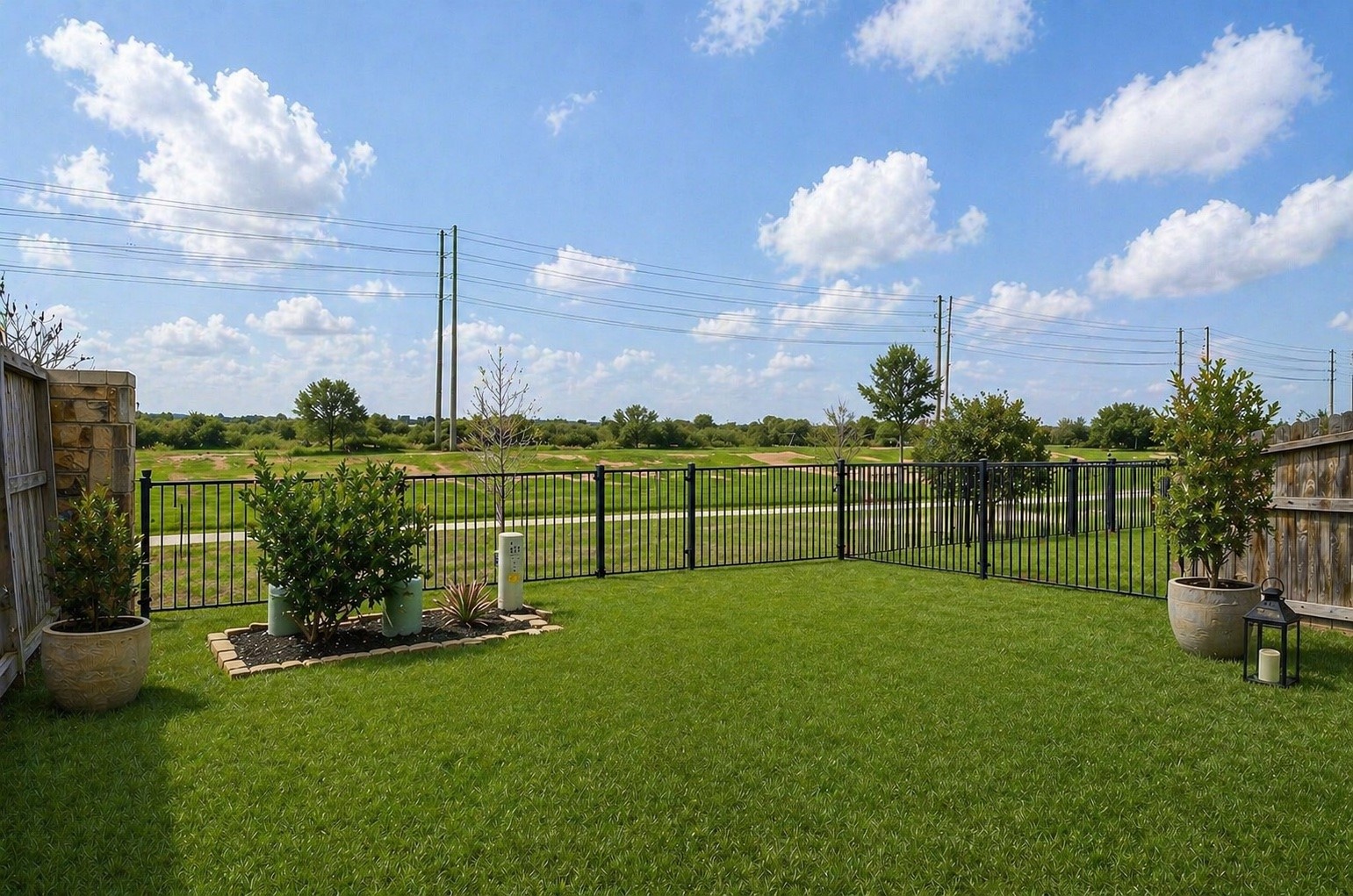 Excellent outdoor space