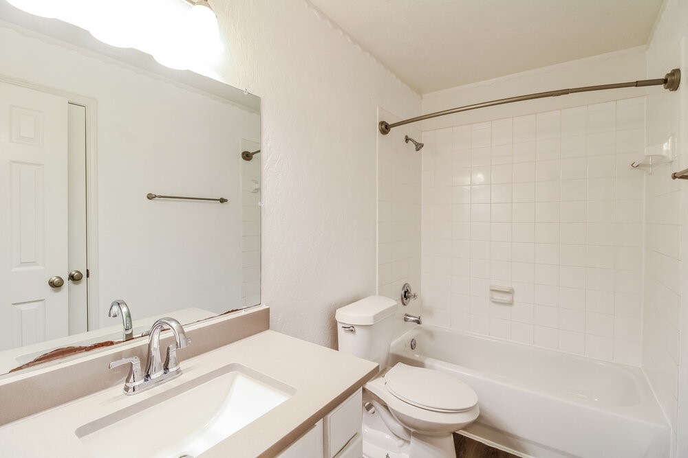 410 Cedar Lake Drive, League City, TX 77573