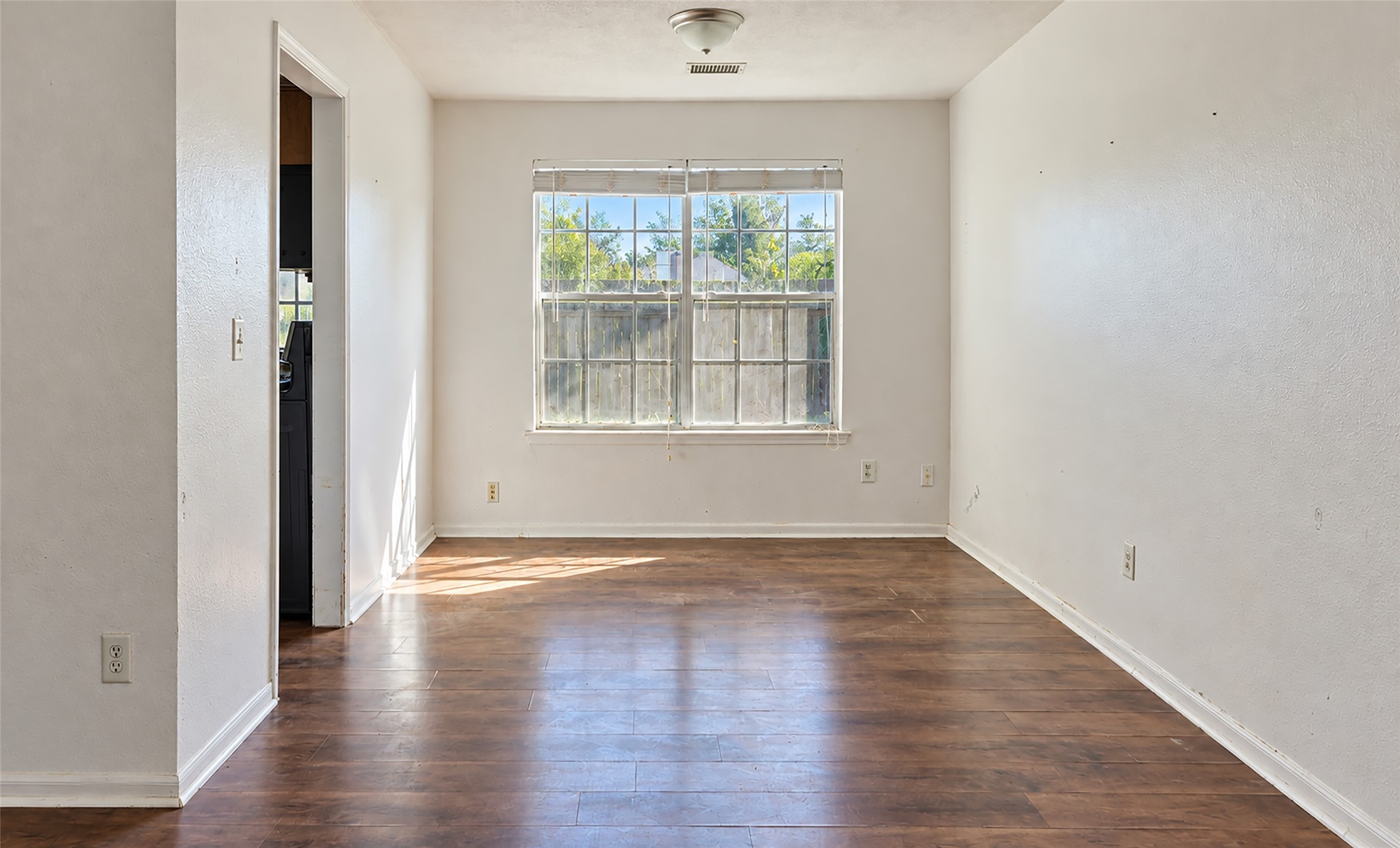 5304 Spring Branch Drive, Pearland, TX 77584