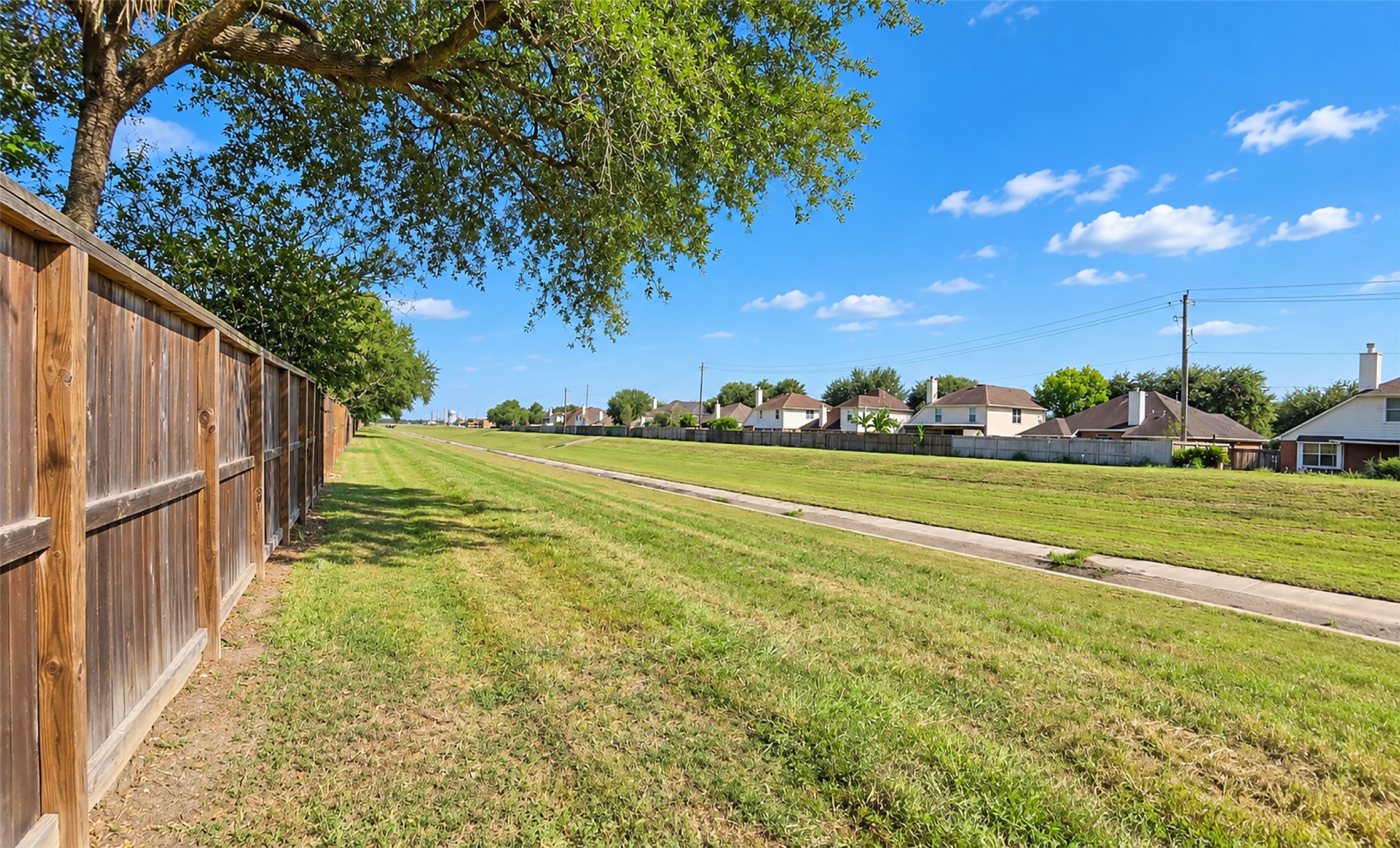 5304 Spring Branch Drive, Pearland, TX 77584