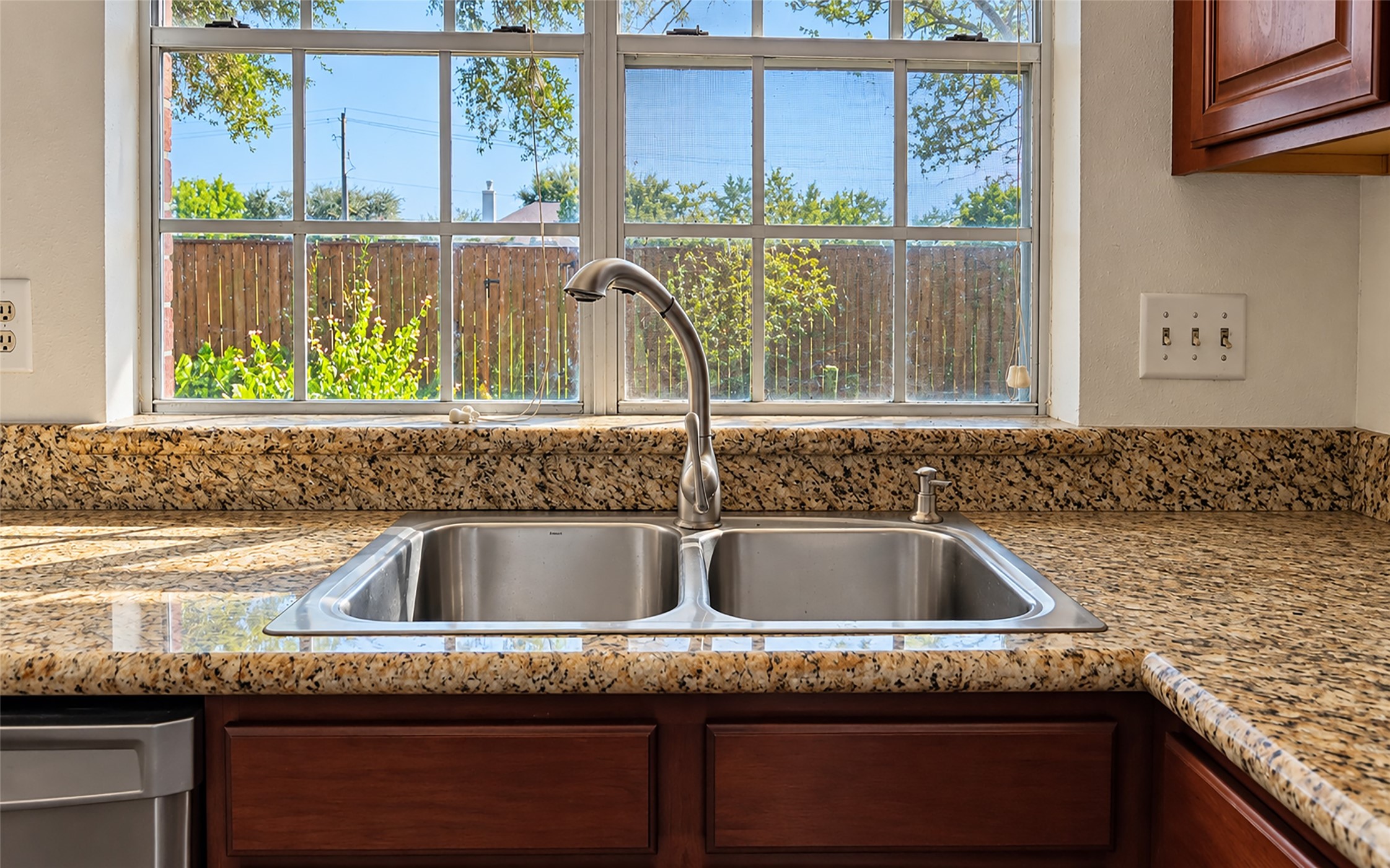 5304 Spring Branch Drive, Pearland, TX 77584