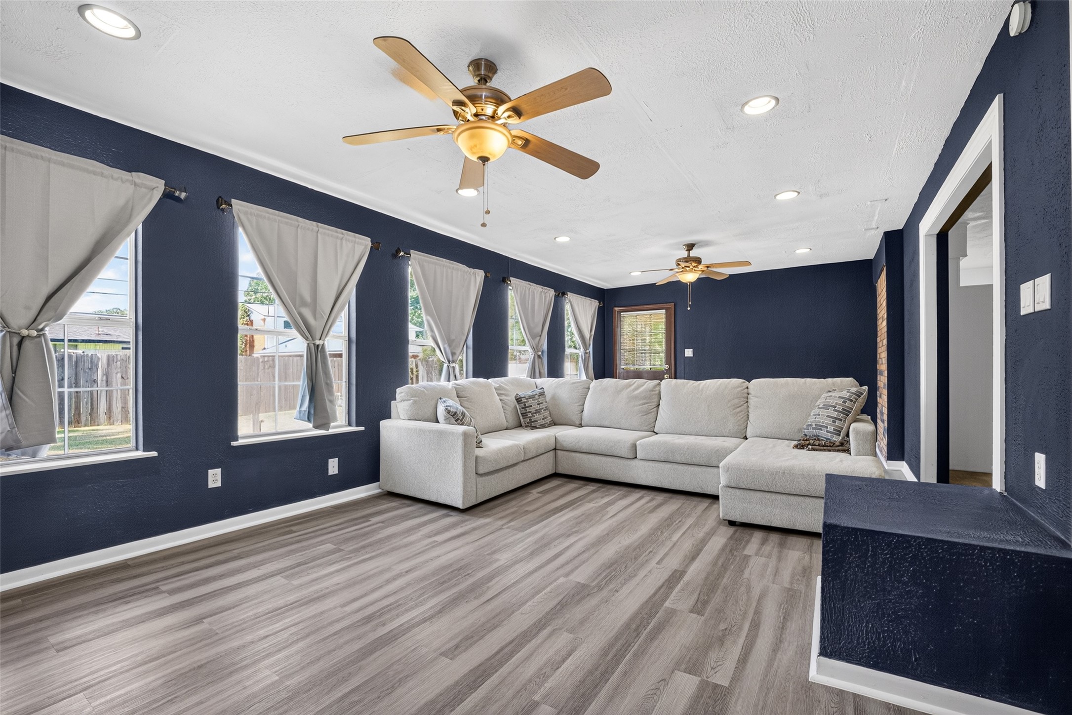 2226 Viola Drive, League City, TX 77573 2226 Viola Drive, League City, TX 77573