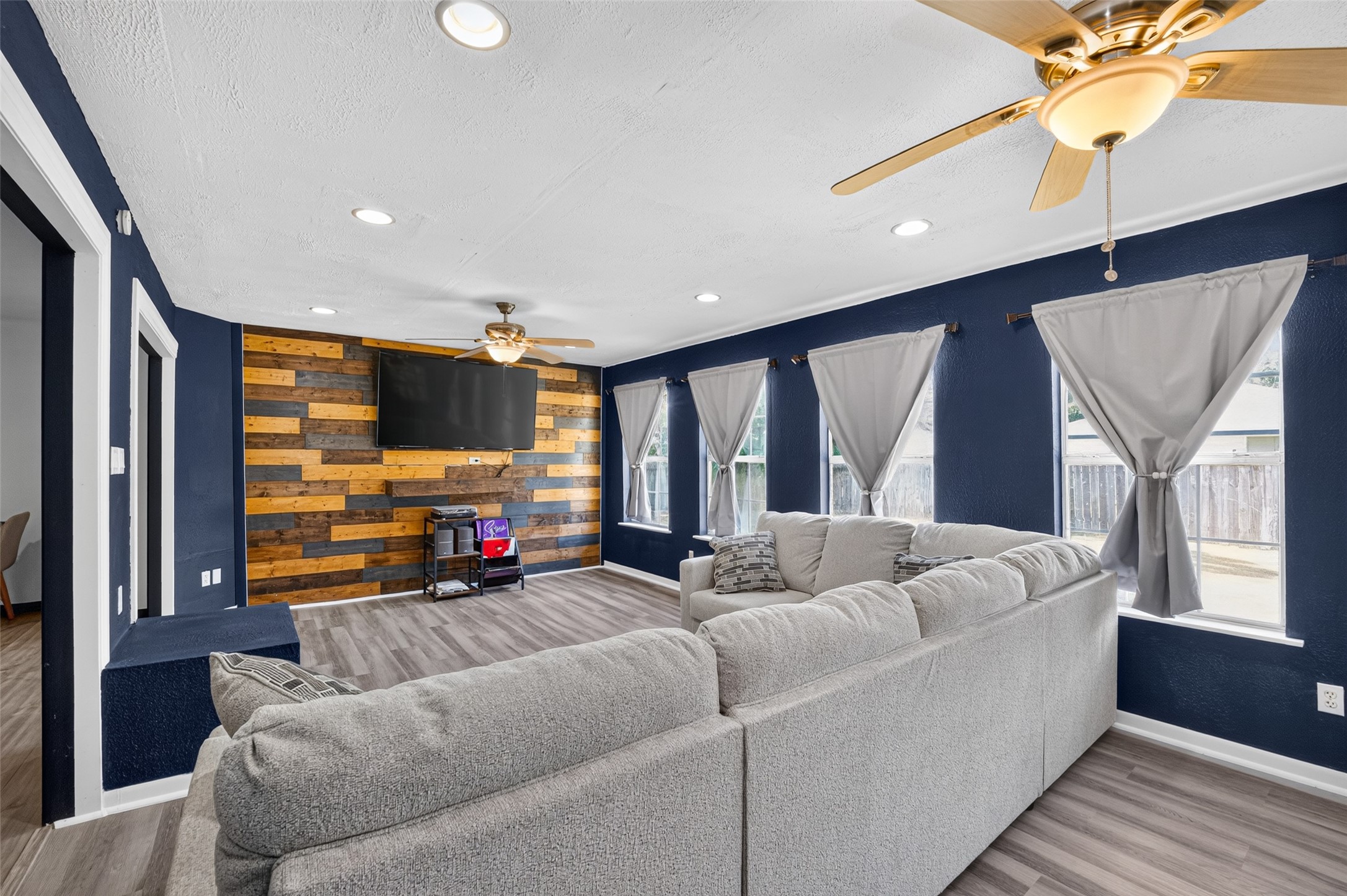 2226 Viola Drive, League City, TX 77573 2226 Viola Drive, League City, TX 77573