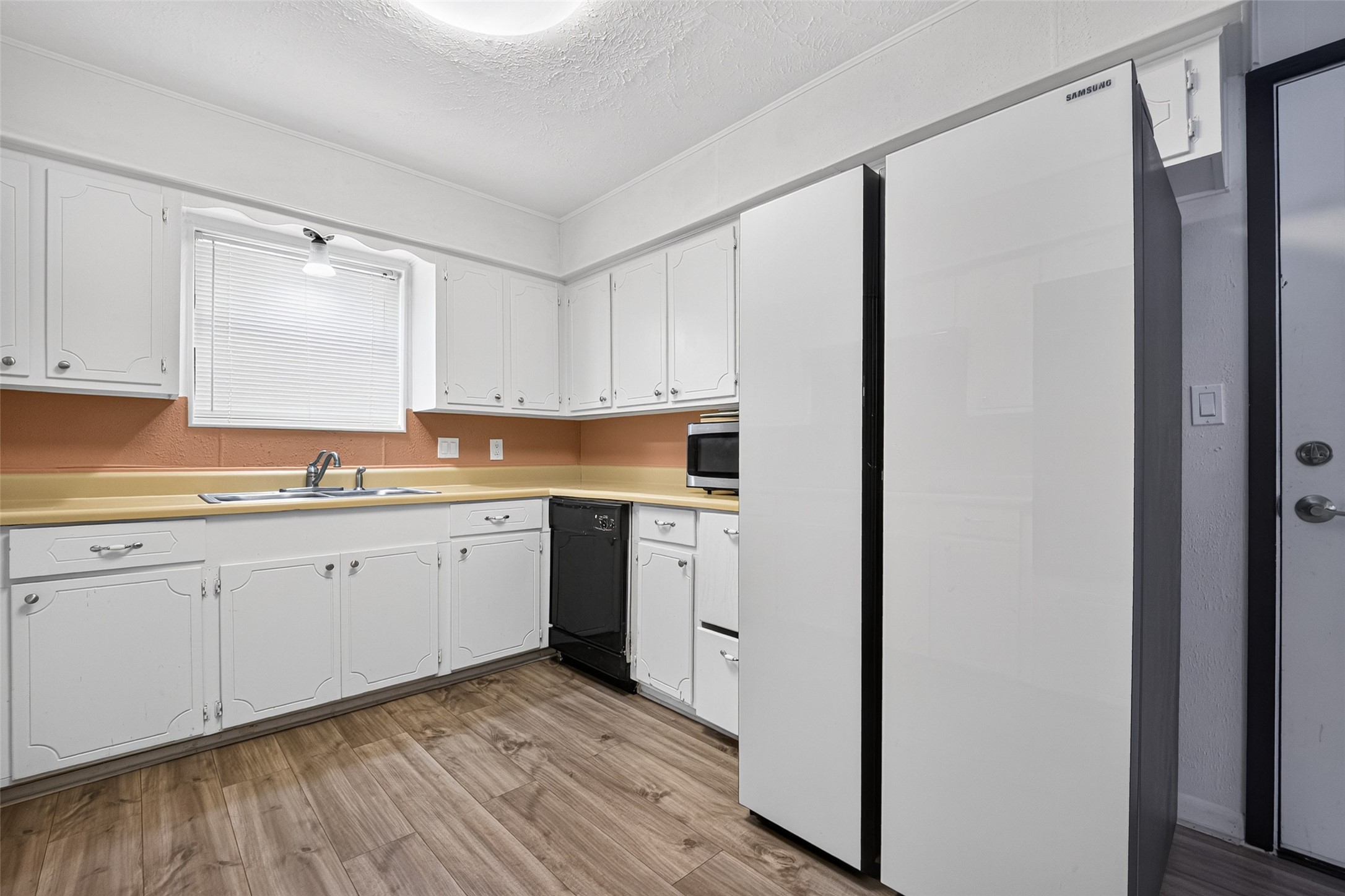 2226 Viola Drive, League City, TX 77573