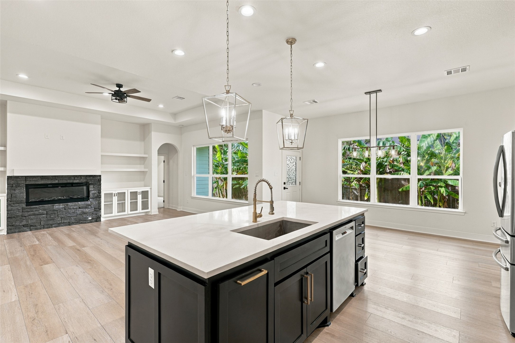 3311 Rollingwood, Montgomery, TX 77356