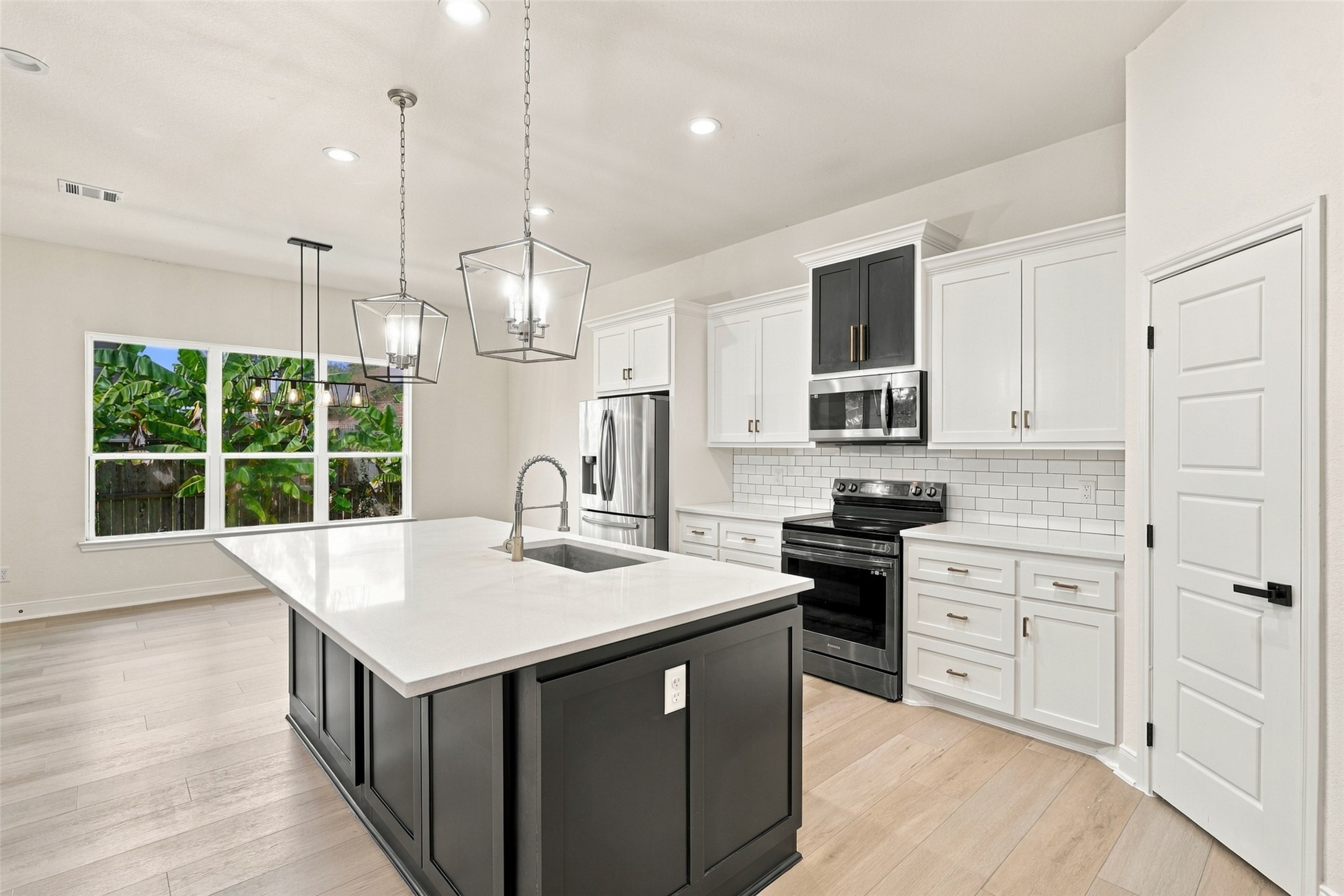 3311 Rollingwood, Montgomery, TX 77356