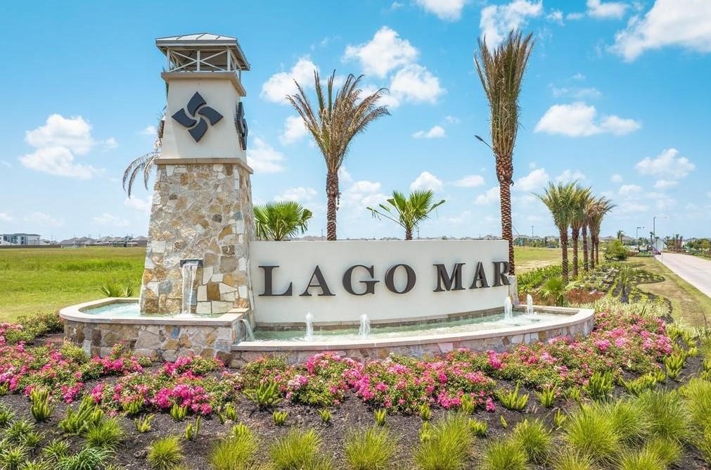 2605 Lago Costa Drive, Texas City, TX 77568