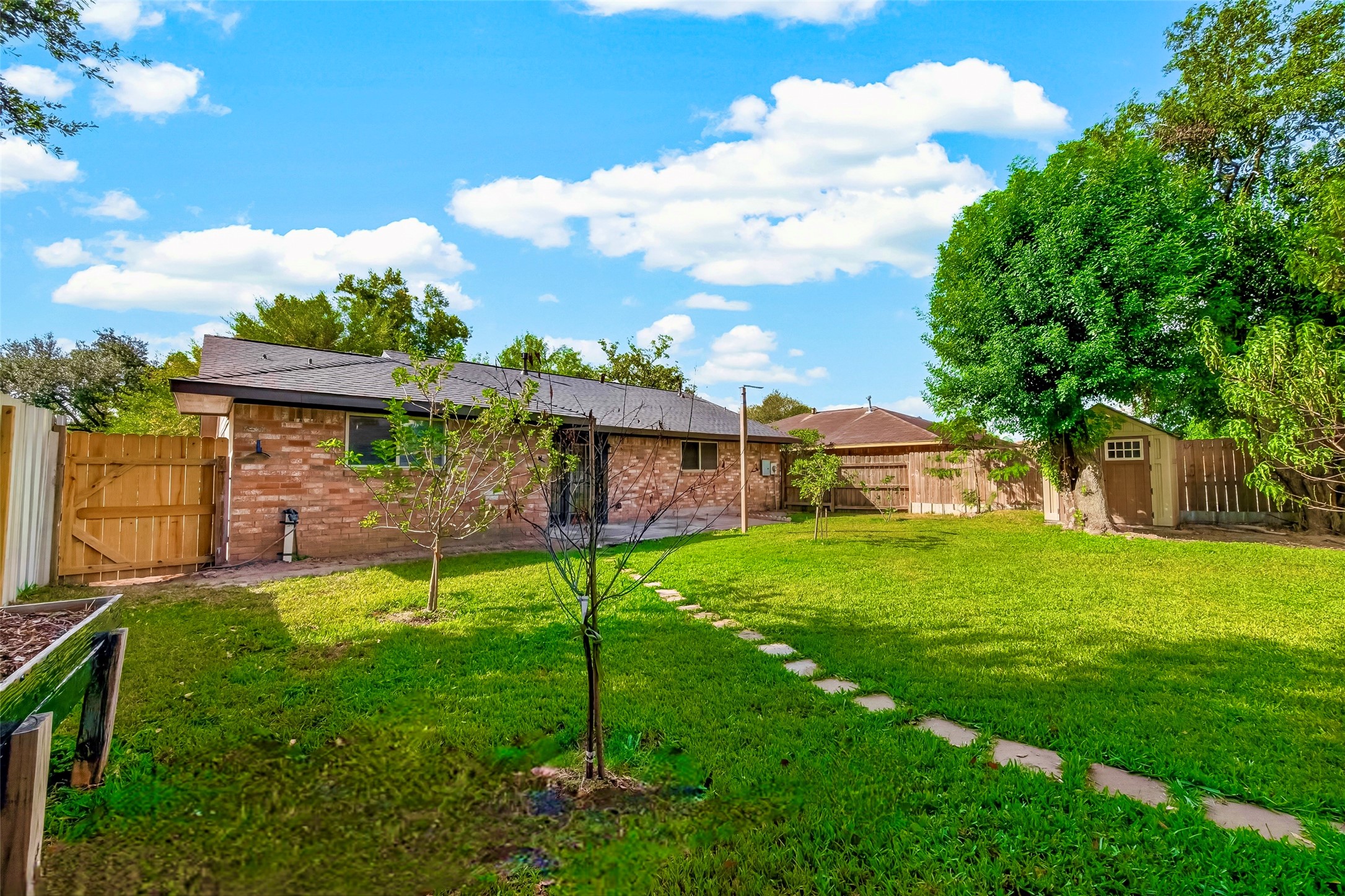 1910 Rainy River Drive, Houston, TX 77088