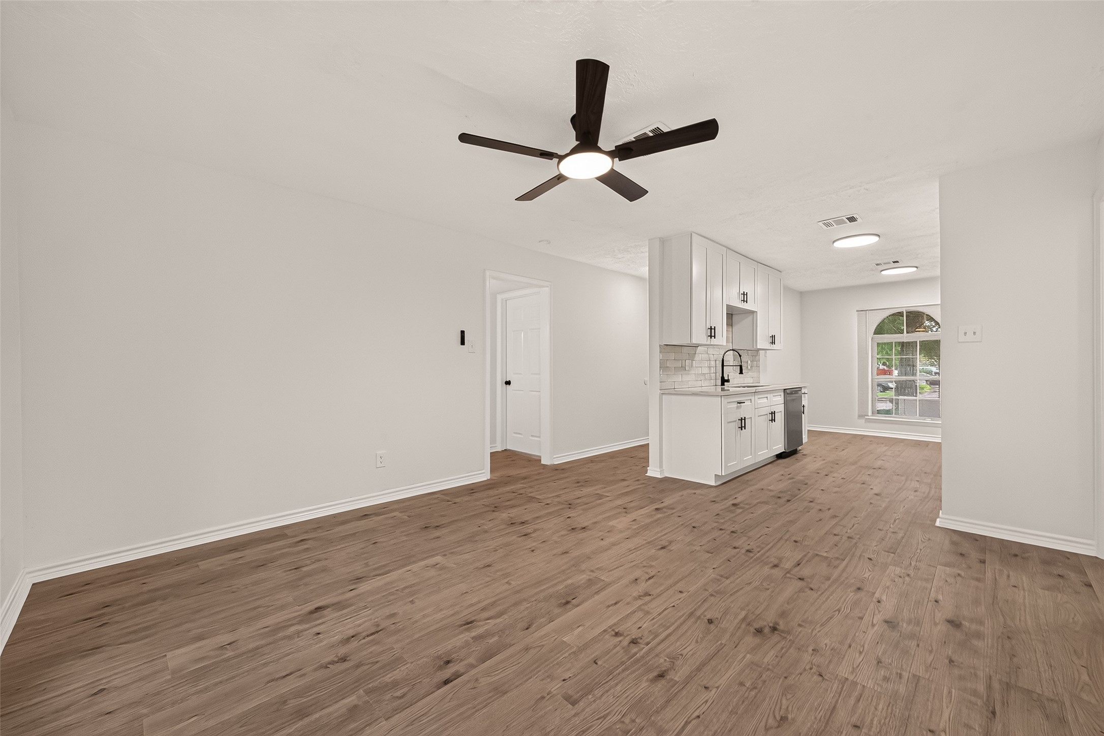 1910 Rainy River Drive, Houston, TX 77088