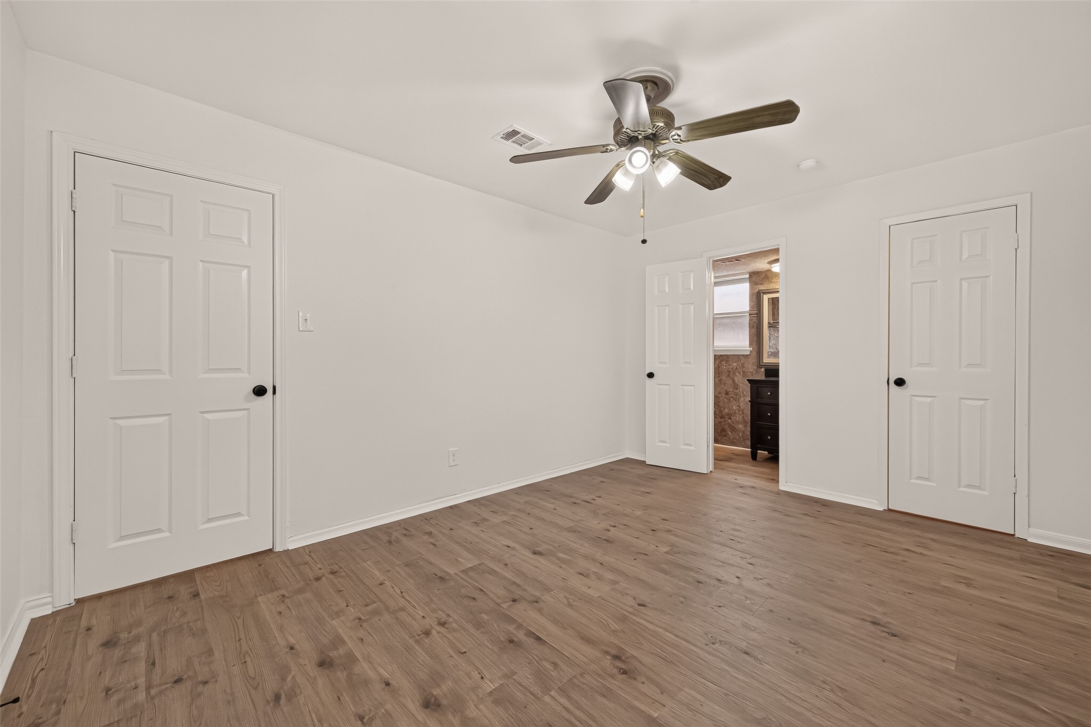 1910 Rainy River Drive, Houston, TX 77088