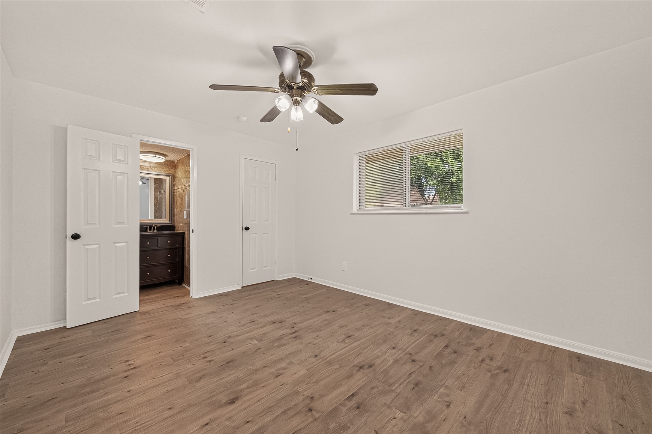 1910 Rainy River Drive, Houston, TX 77088