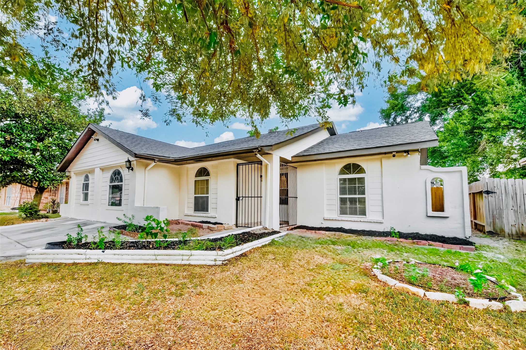 1910 Rainy River Drive, Houston, TX 77088