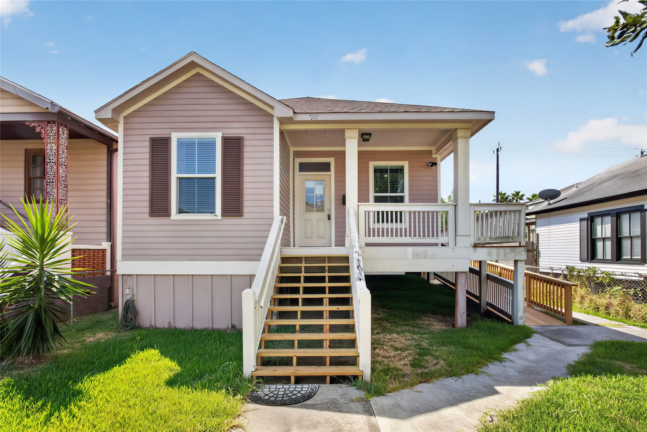 919 Postoffice, Galveston, TX 77550