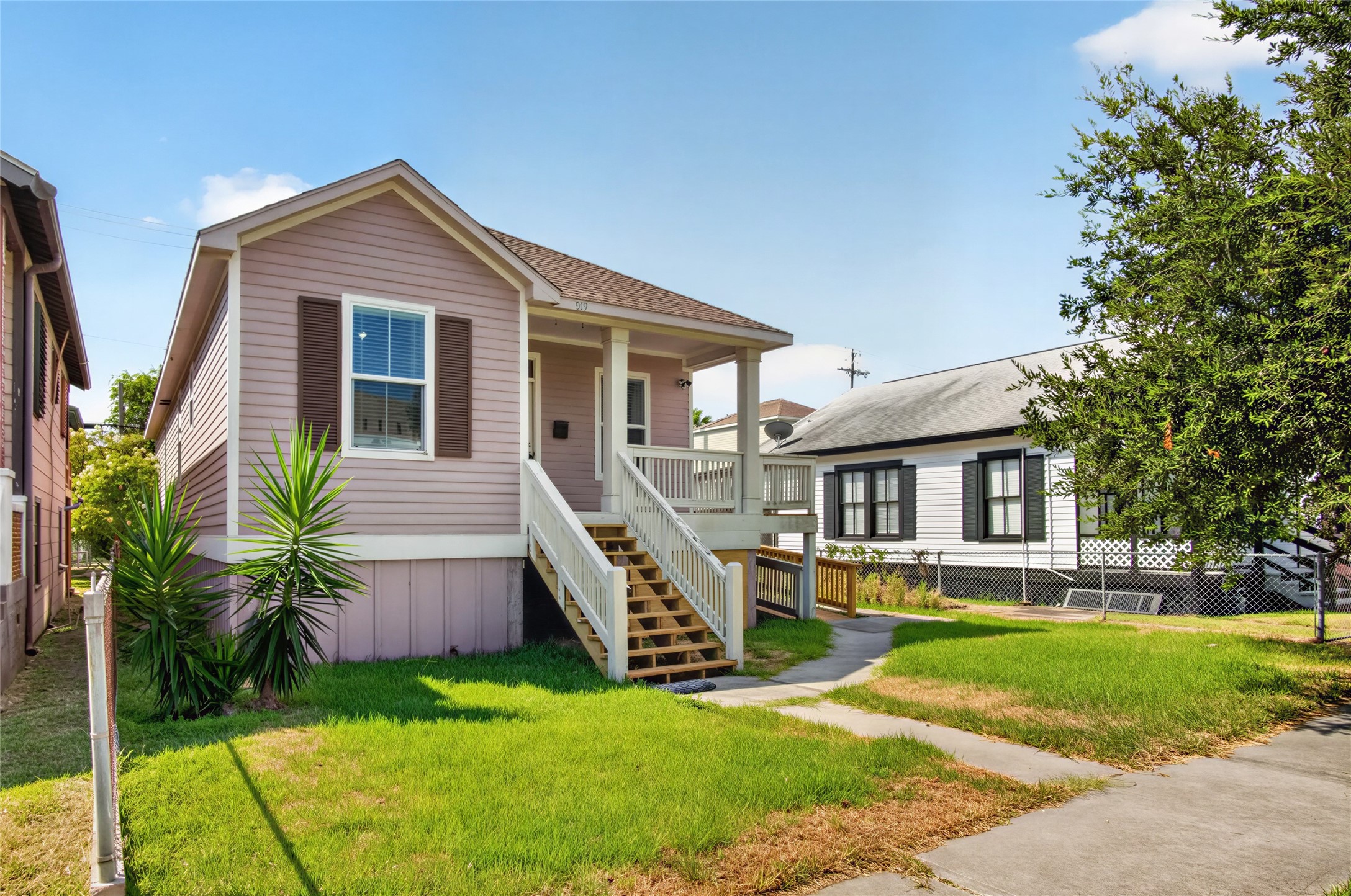 919 Postoffice, Galveston, TX 77550