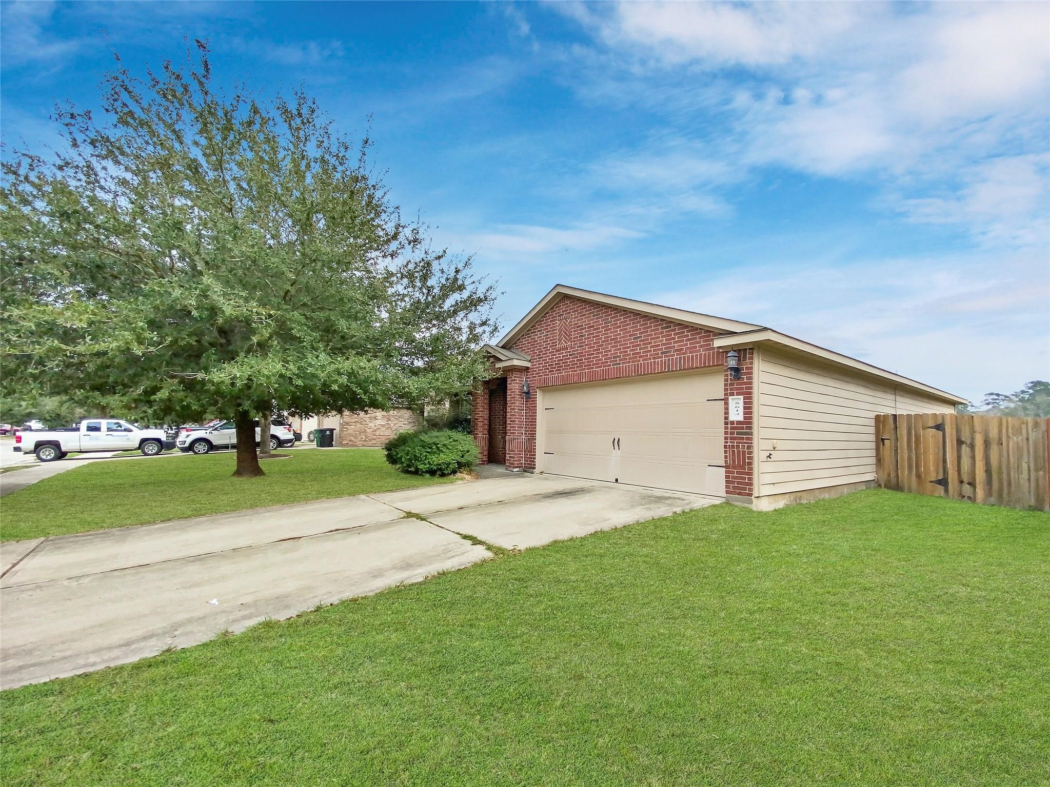 5614 Straight Way, Houston, TX 77339 5614 Straight Way, Houston, TX 77339