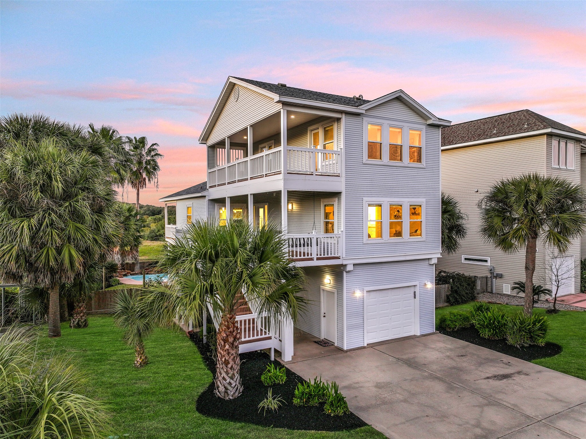 13414 Binnacle Way, Galveston, TX 77554