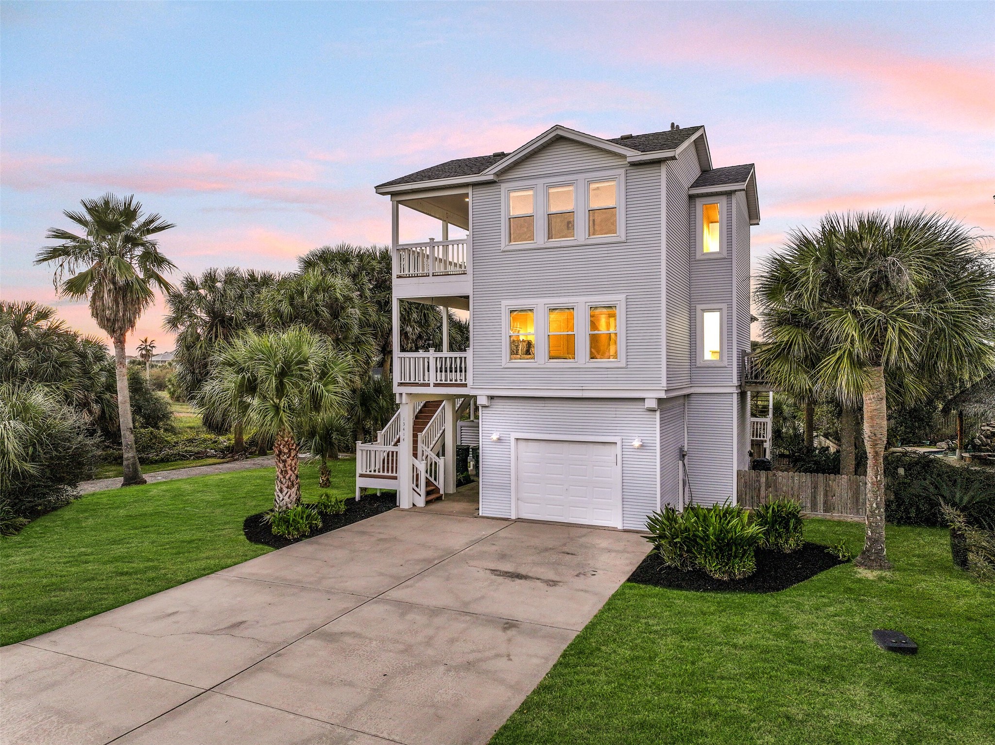 13414 Binnacle Way, Galveston, TX 77554