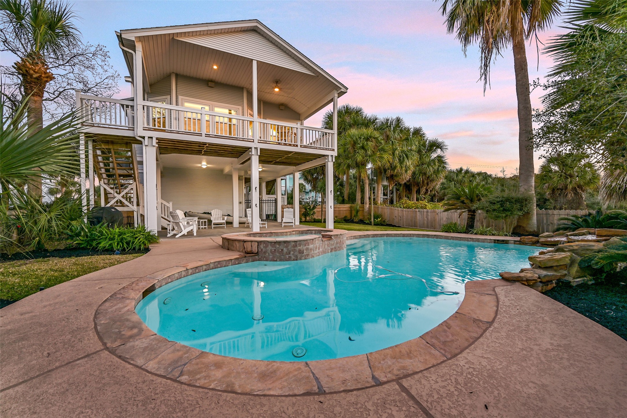 13414 Binnacle Way, Galveston, TX 77554