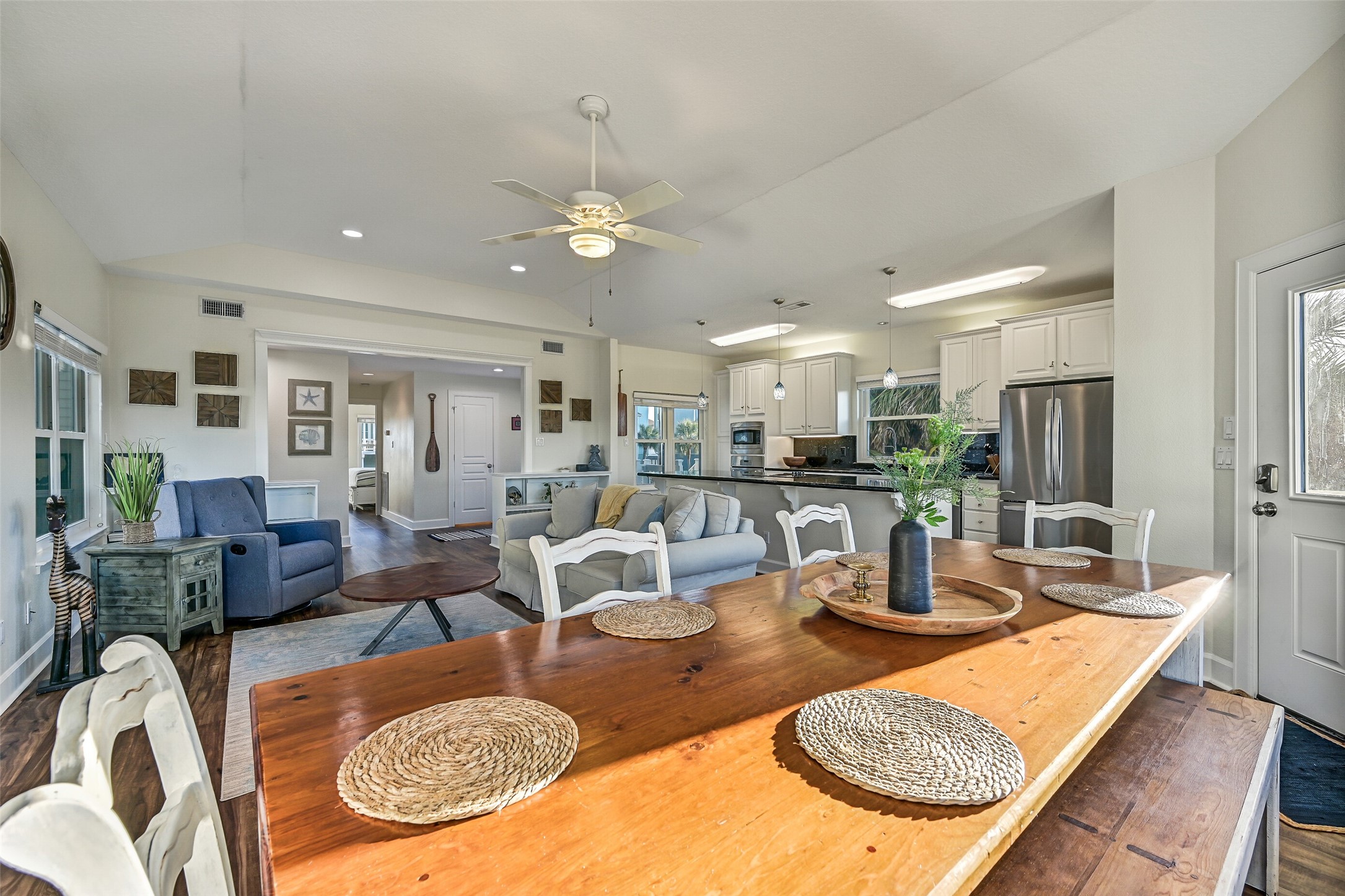 Another view of the dining room.
