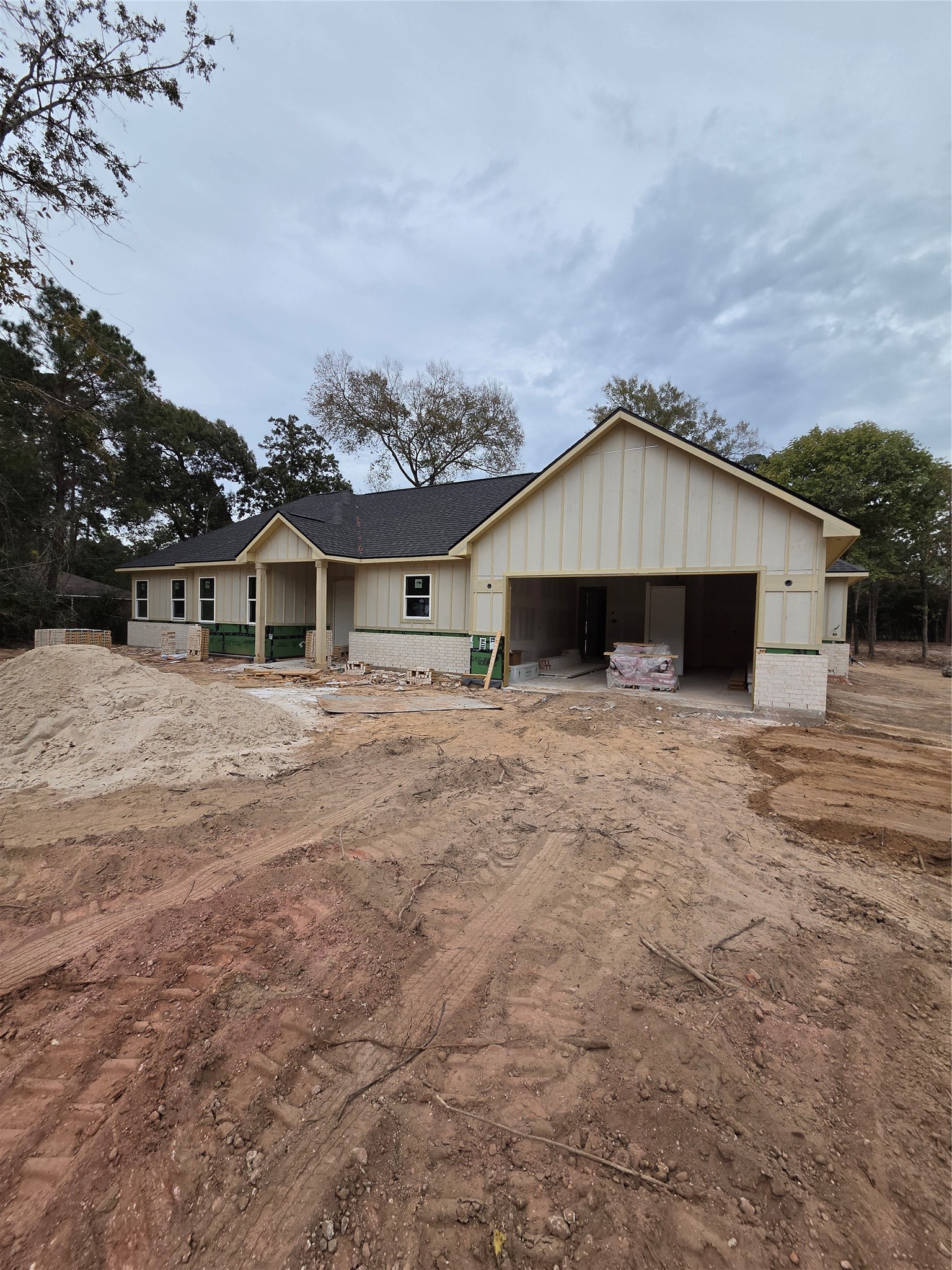 FRONT OF HOME BEING BUILT FRONT OF HOME BEING BUILT