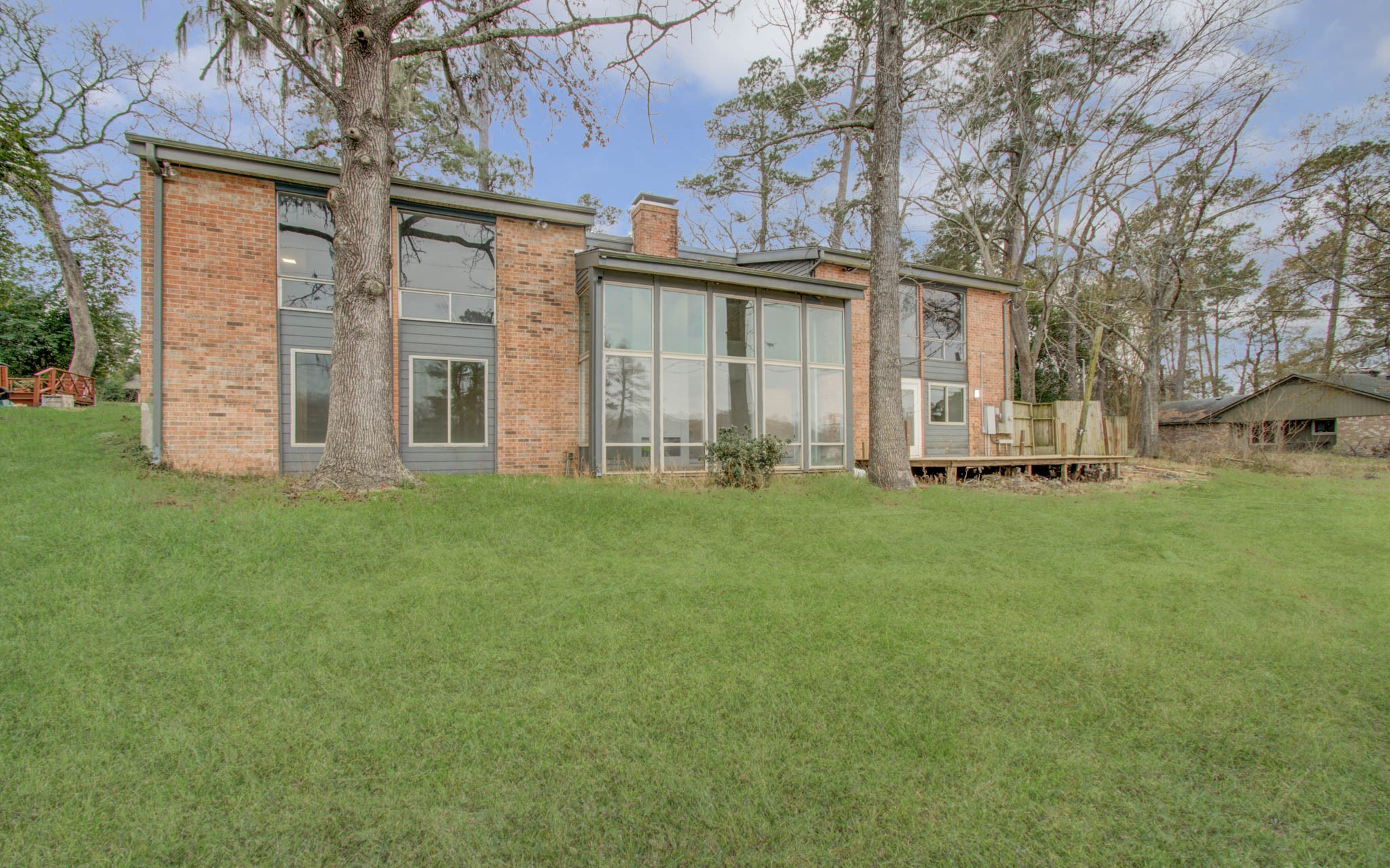 417 Brook Hollow Drive, Conroe, TX 77385