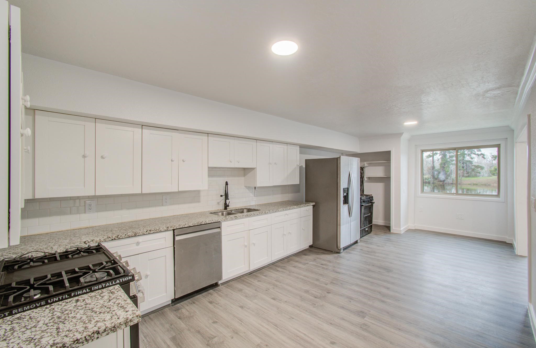 417 Brook Hollow Drive, Conroe, TX 77385