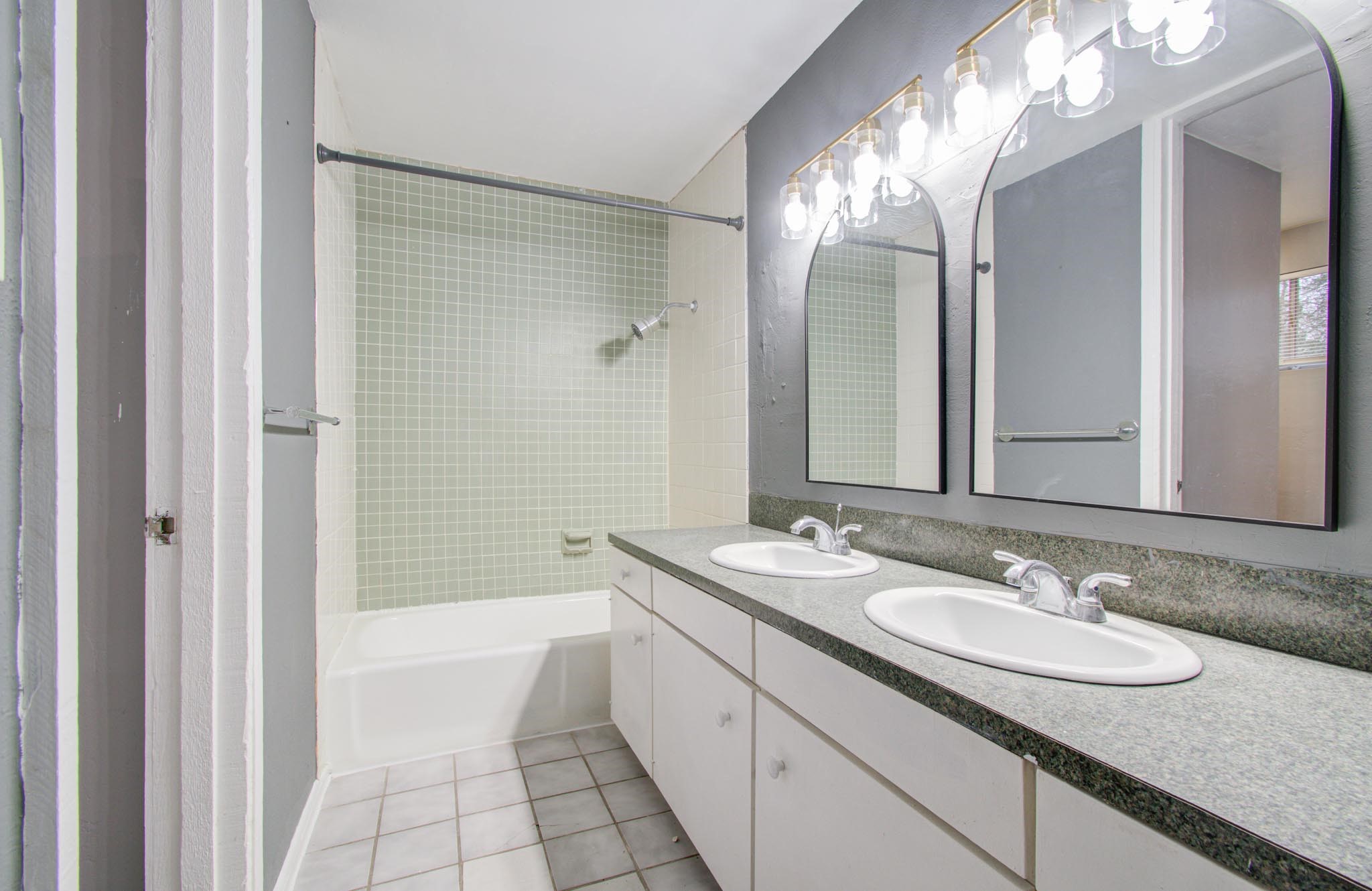 417 Brook Hollow Drive, Conroe, TX 77385