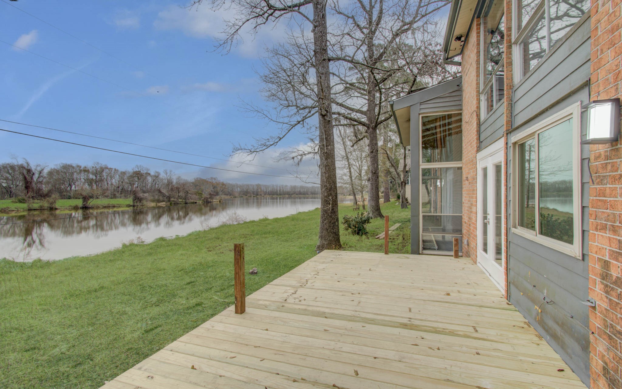 417 Brook Hollow Drive, Conroe, TX 77385