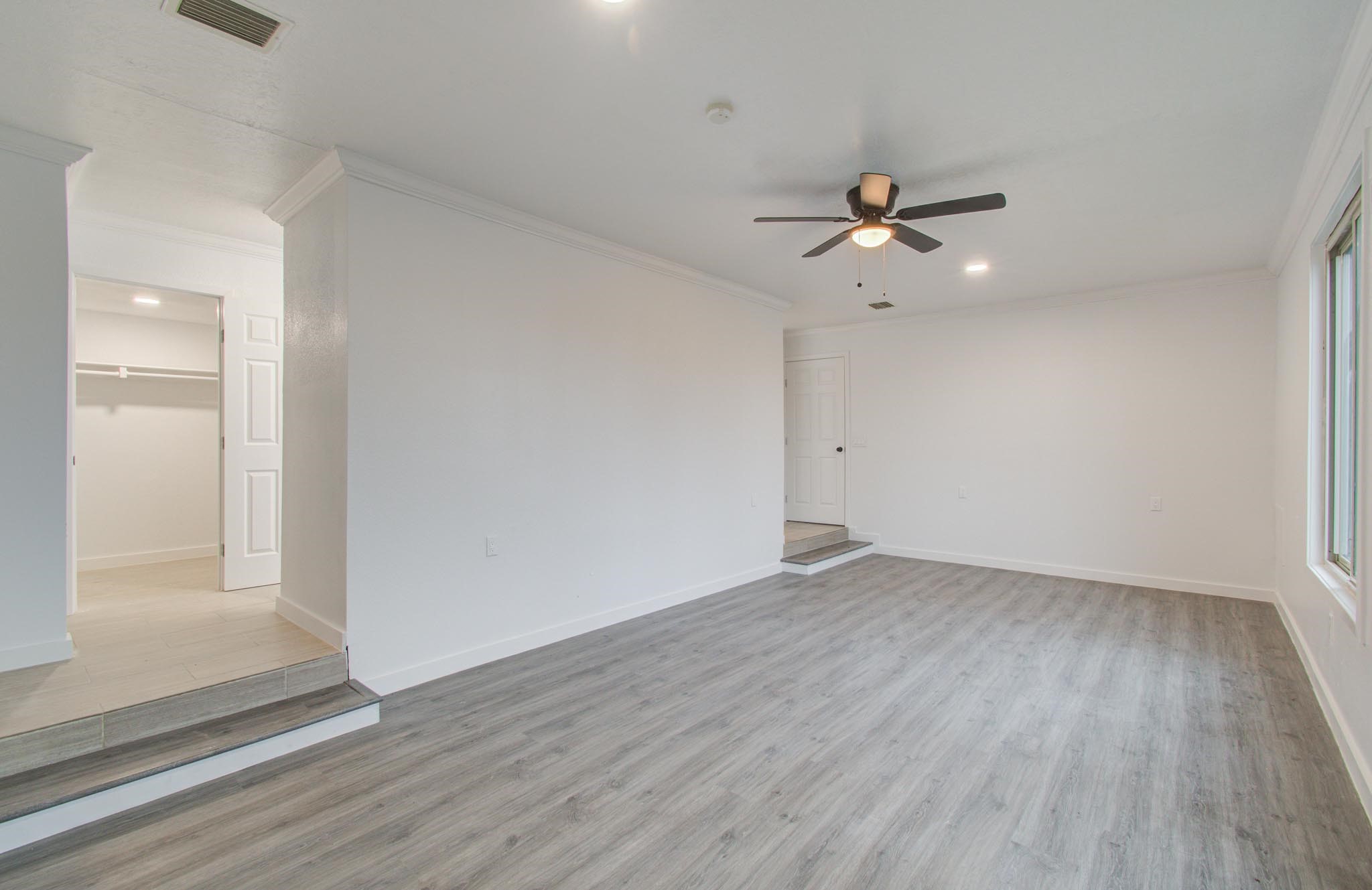 417 Brook Hollow Drive, Conroe, TX 77385